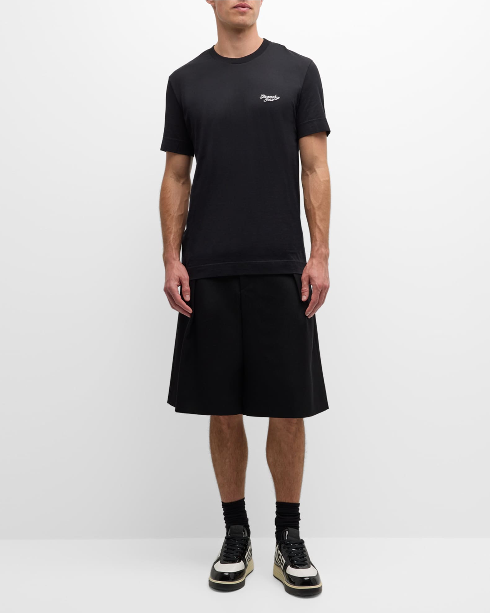 【関送無料】 Givenchy Slim Fit T-Shirt 4G ロゴ Tシャツ Givenchy Men's Slim-Fit Logo T-Shirt | Neiman Marcus