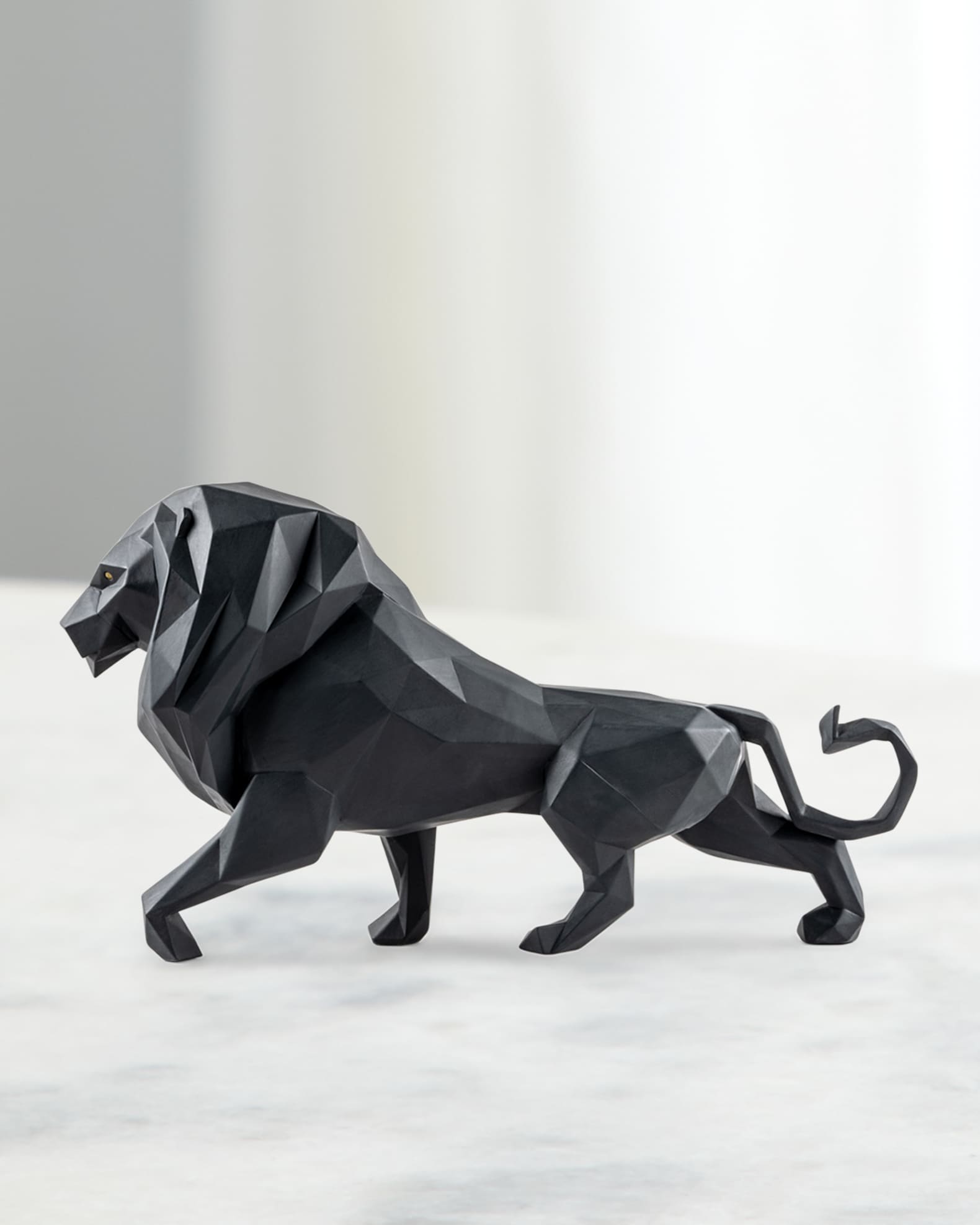 Lion Sculpture 0