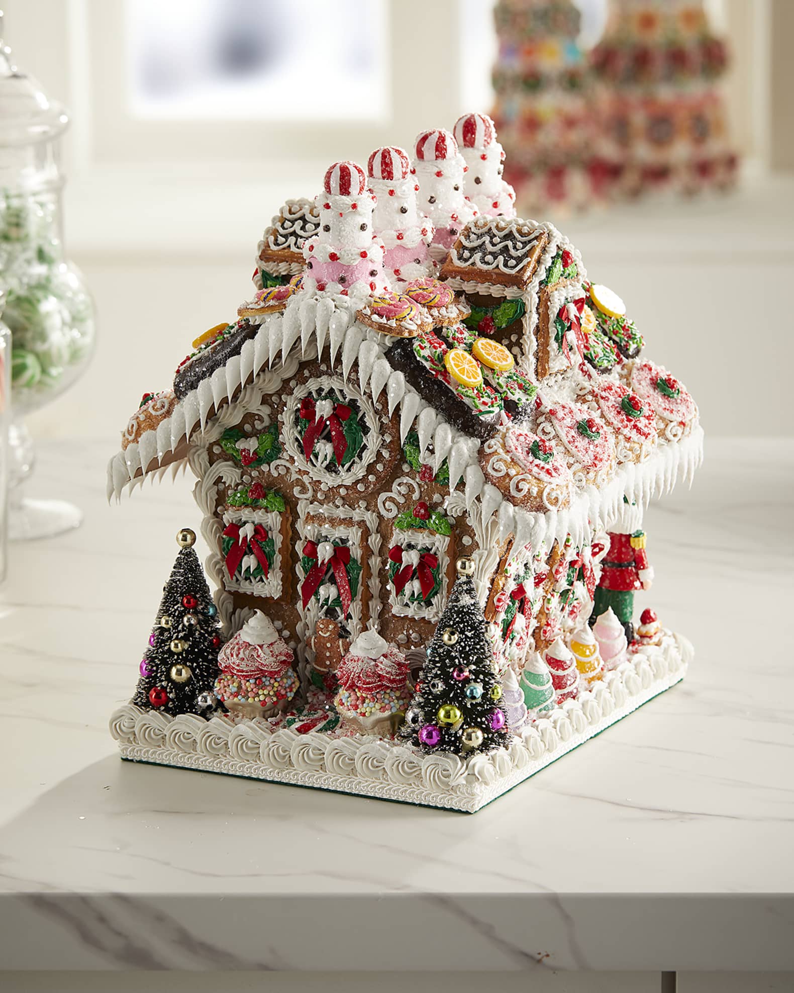 Medium Gingerbread House 1