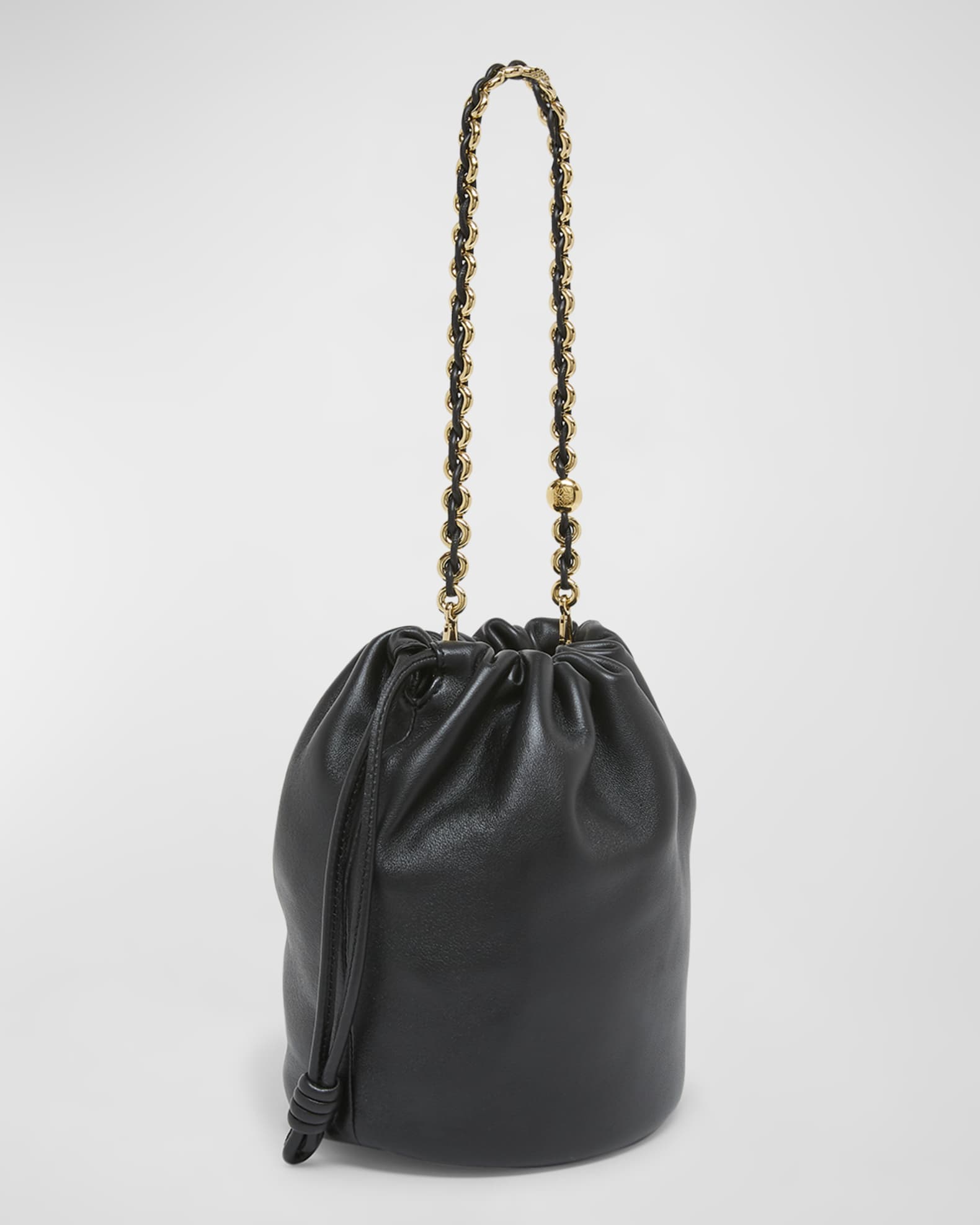 ショルダーバッグ・ポシェット Flamenco Small leather bucket bag Flamenco Mini leather shoulder bag in red - Loewe | Mytheresa
