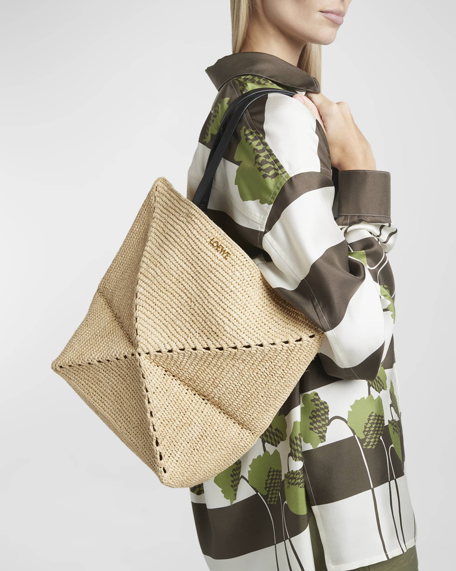 Loewe x Paula's Ibiza Medium Puzzle Fold Tote Bag in Raffia Loewe x Paula's Ibiza Medium Puzzle Fold Tote Bag in Raffia