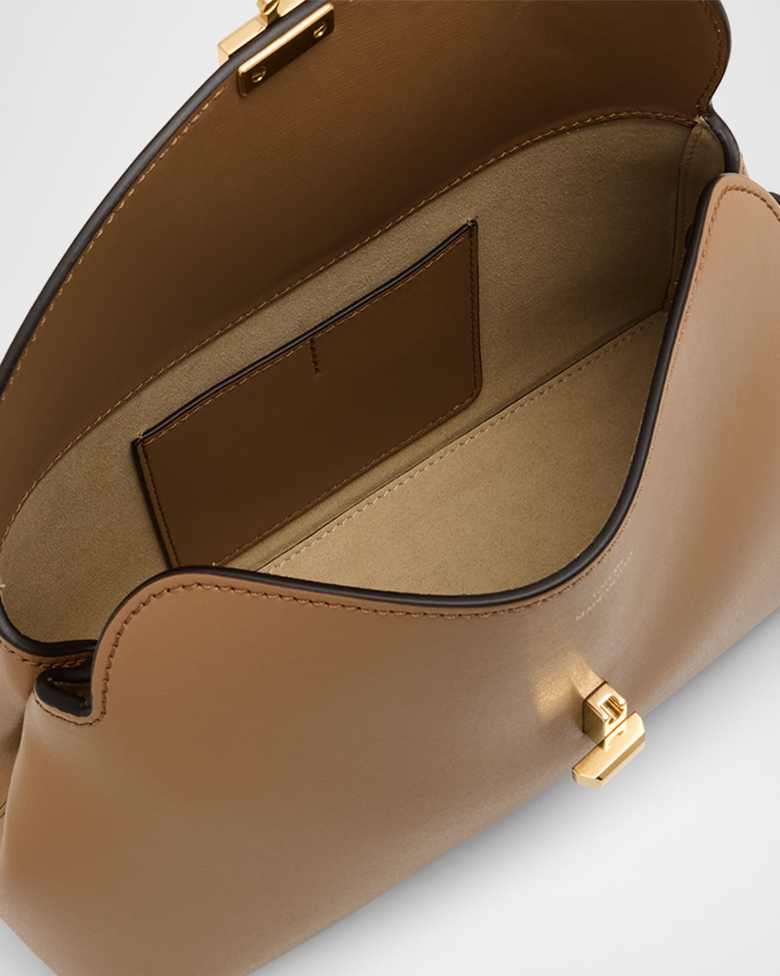 【TOTEME】シアリングTロッククラッチ バーク 上品 エレガント T-Lock leather clutch black – TOTEME