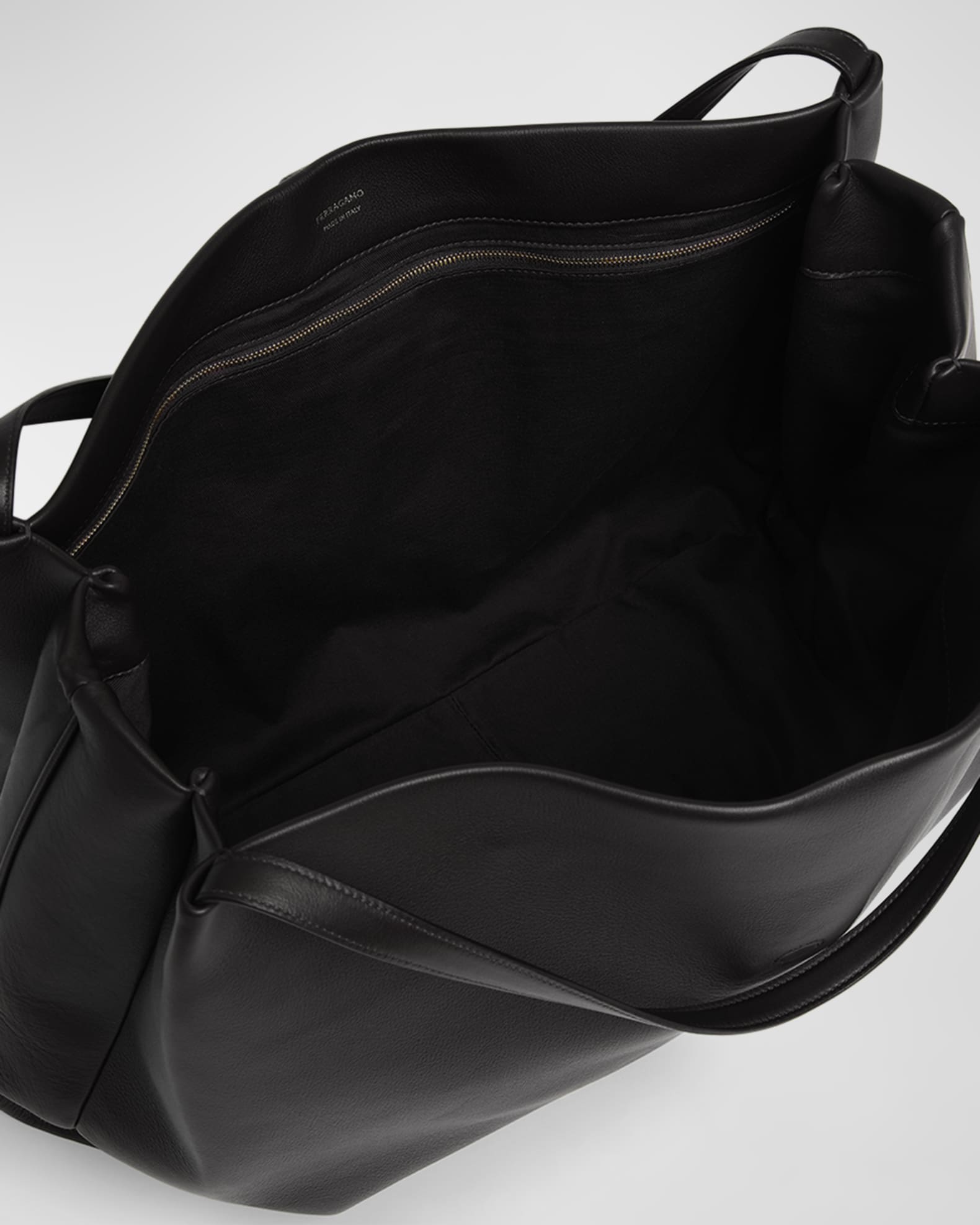 【関税&送料込】Ferragamo Large Black Leather Tote Bag Ferragamo Large Leather Tote Bag | Neiman Marcus