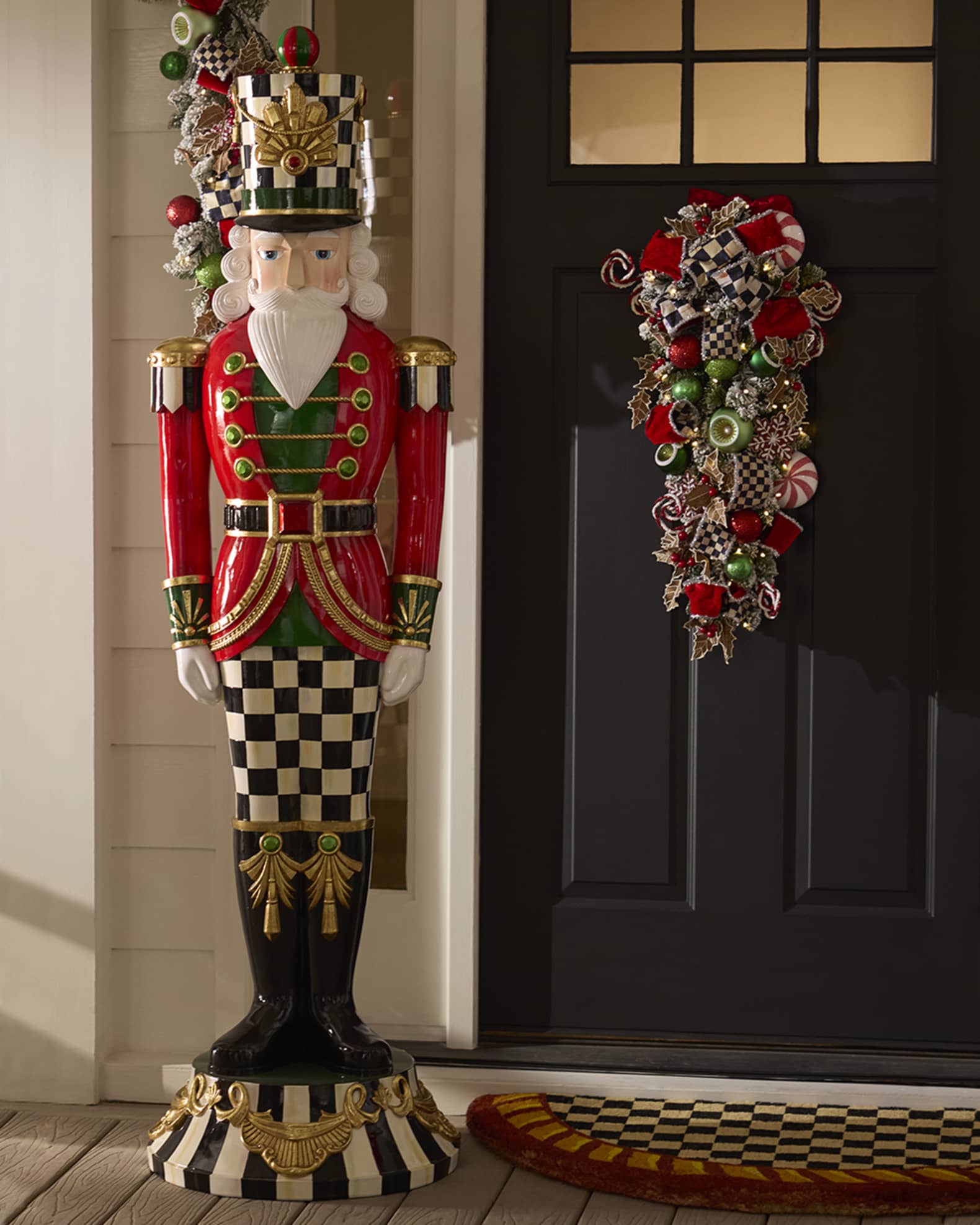Classic Courtly Trophy Nutcracker 0
