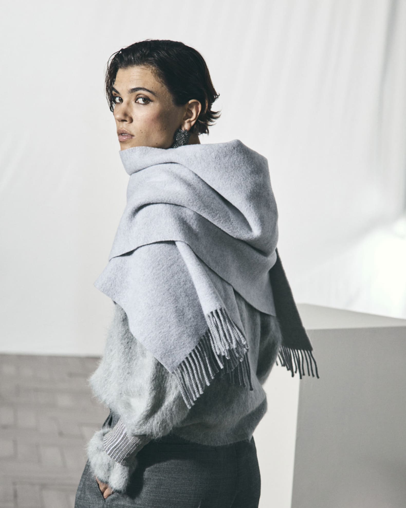 スカーフ BRUNELLO CUCINELLI Hooded wool and cashmere scarf Nero 23688707_55254742_600.jpg