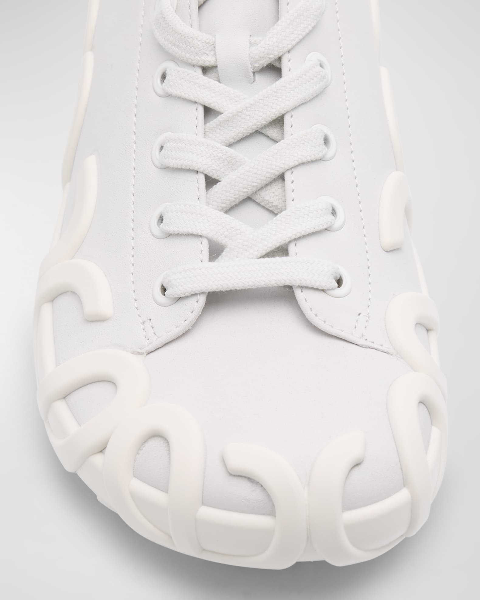 【LOEWE】 L814282X70 RISE レースアップスニーカー Loewe Rise Leather Low-Top Sneakers | Neiman Marcus