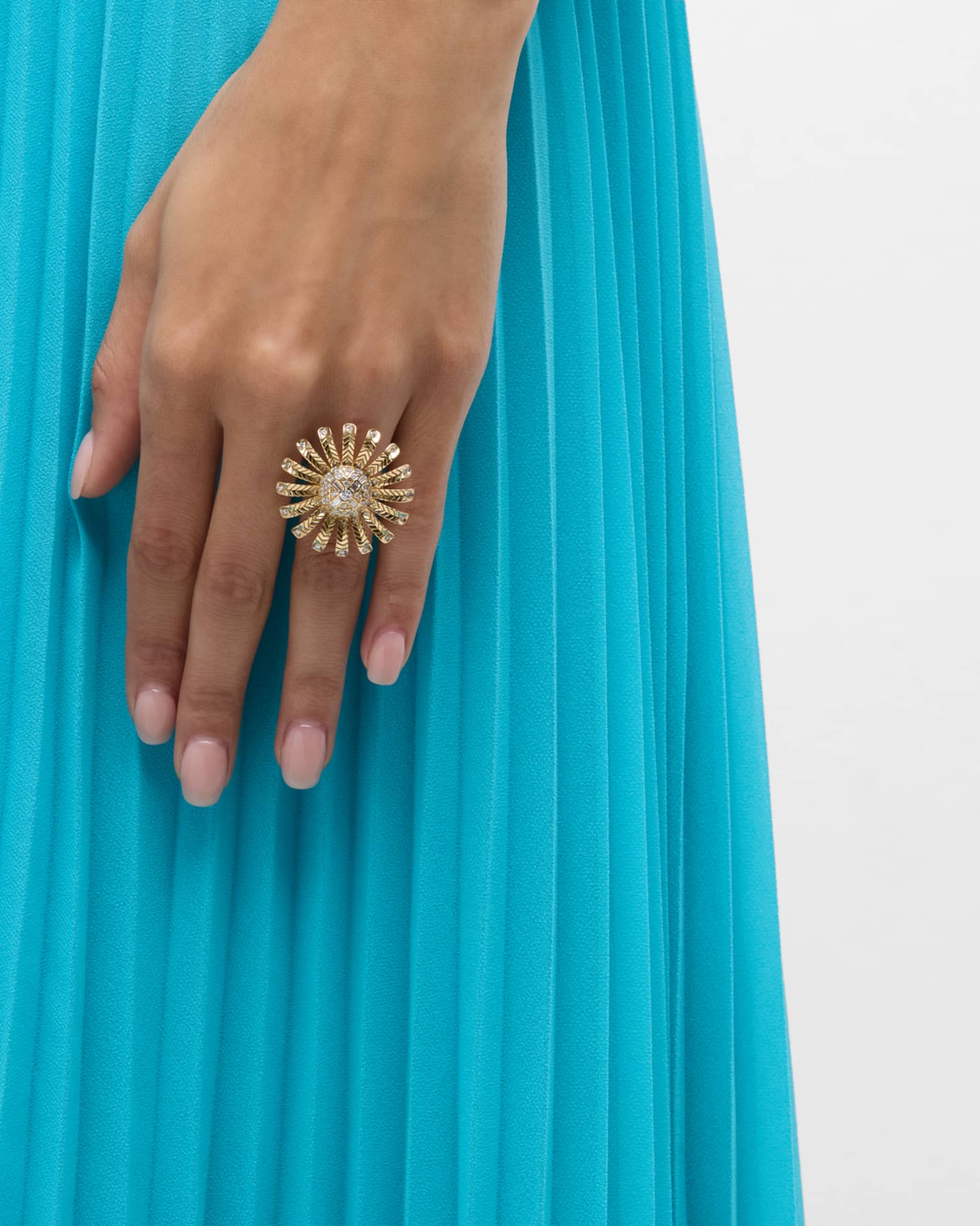 18K Yellow Gold Chubby Sunflower Diamond Ring, Size 6 1