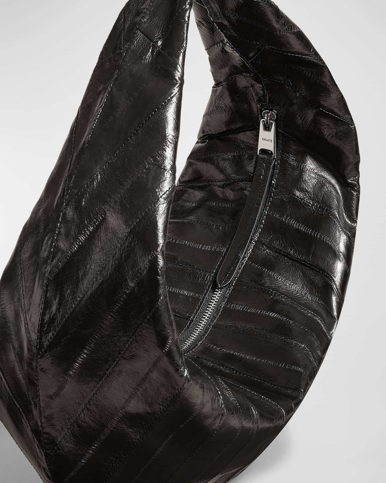 【KHAITE】Medium Olivia Hobo ブラックペブルレザーバッグ Medium Olivia Hobo in Black Pebbled Leather – KHAITE