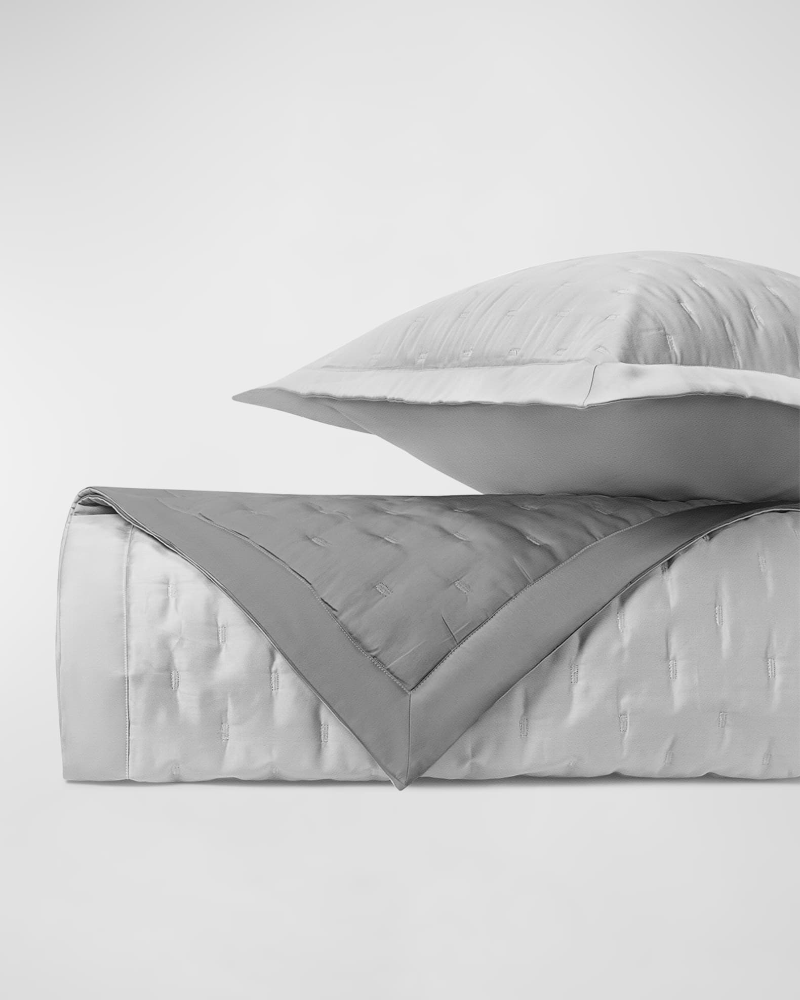 Fil Coupe Coverlet Set 1