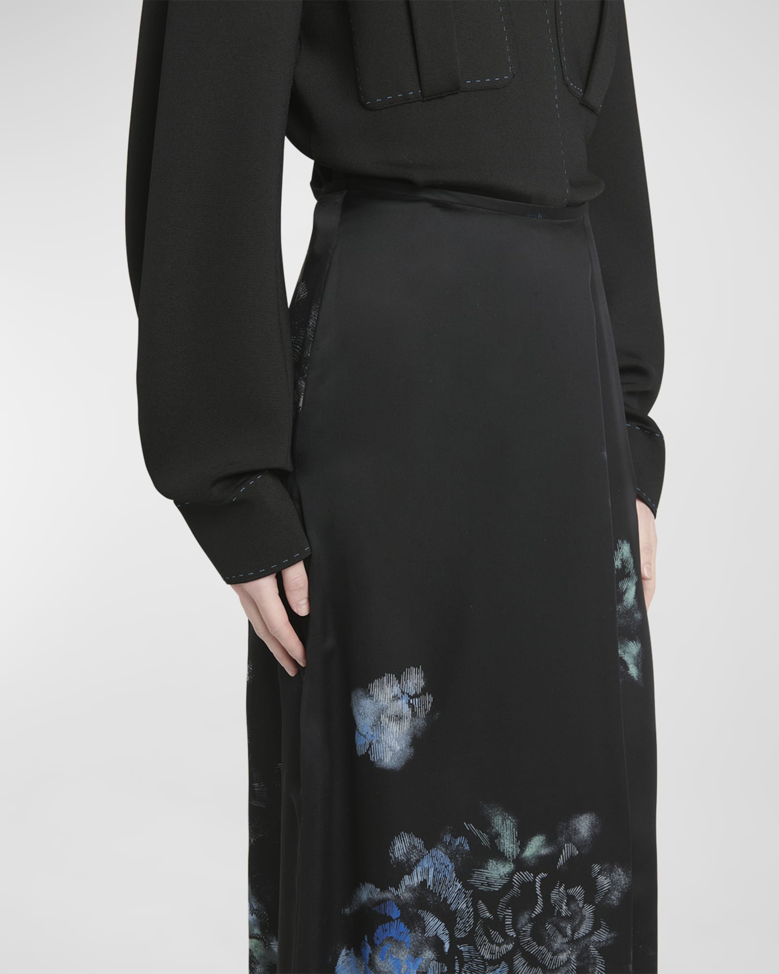 GIORGIO ARMANI Size 2 Black Silk A-line Below Knee Skirt