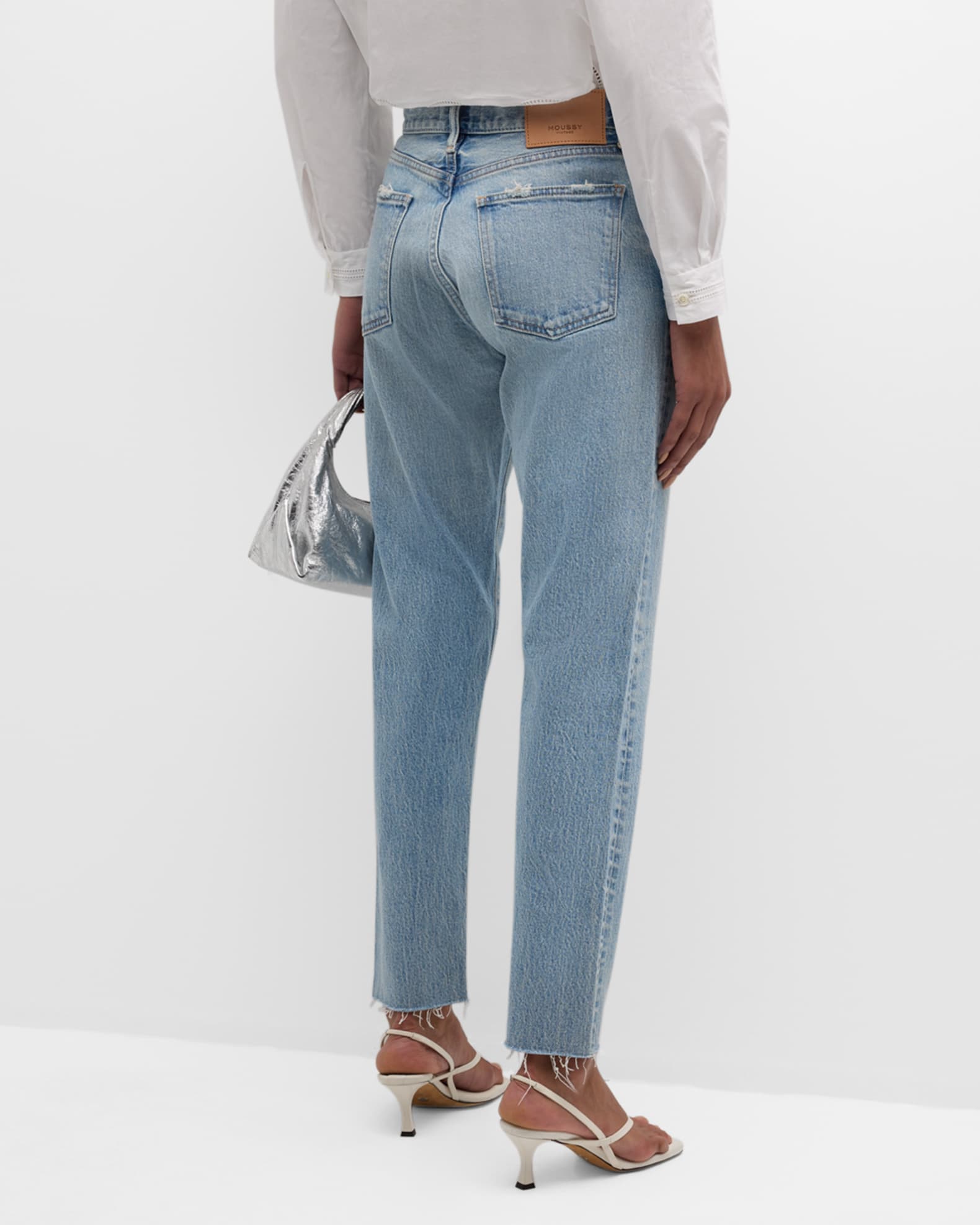 Montura Tapered Mid-Rise Jeans