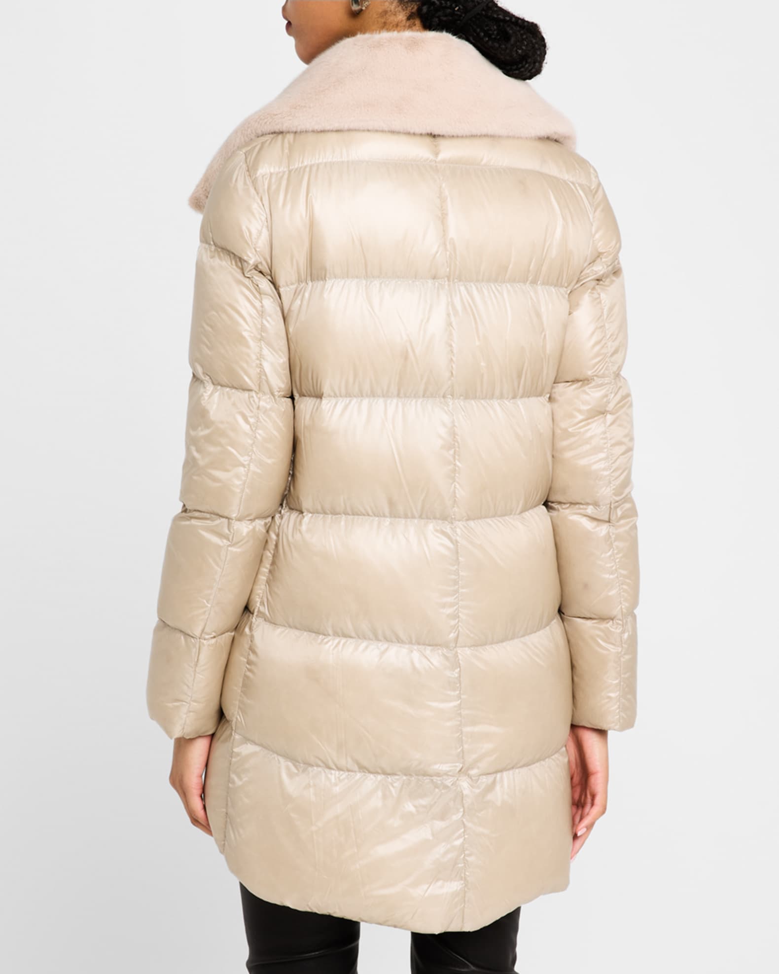 A Shape Ultralight Down Jacket with New Lady Faux Fur