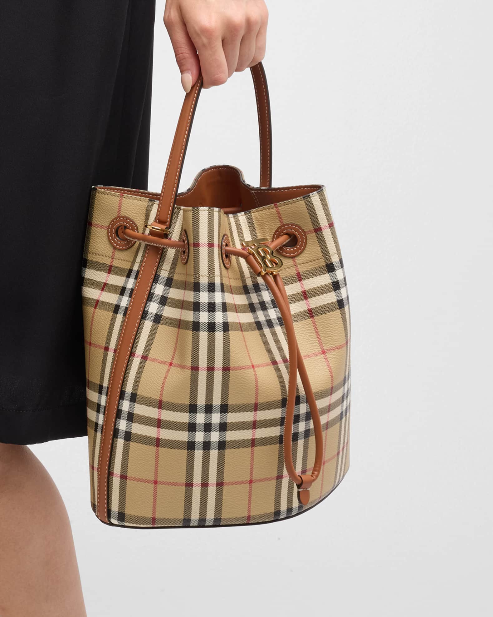 【BURBERRY】Small Checkered Drawstring Bucket Bag/送料込み Burberry Small Check Drawstring Bucket Bag | Neiman Marcus