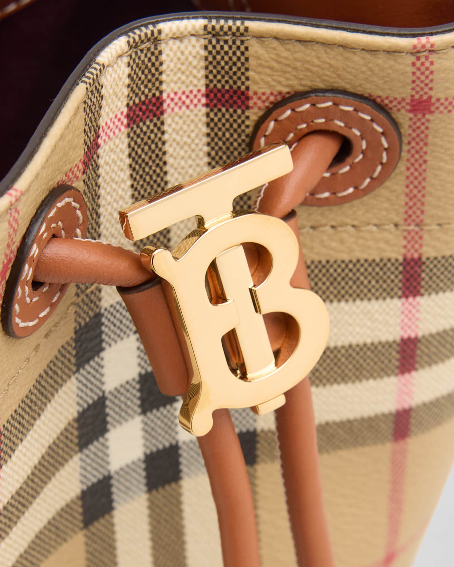 【BURBERRY】Small Checkered Drawstring Bucket Bag/送料込み Burberry Small Check Drawstring Bucket Bag | Neiman Marcus