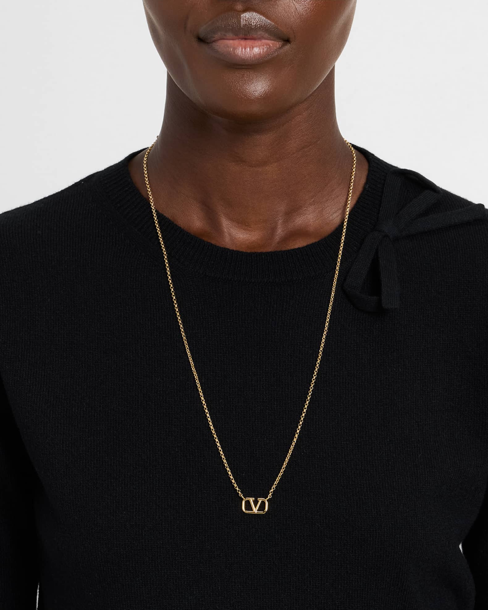 【関税＆送料込み】Valentino Garavani Vlogo Signature Neckl Valentino Garavani VLogo Signature Embellished Necklace