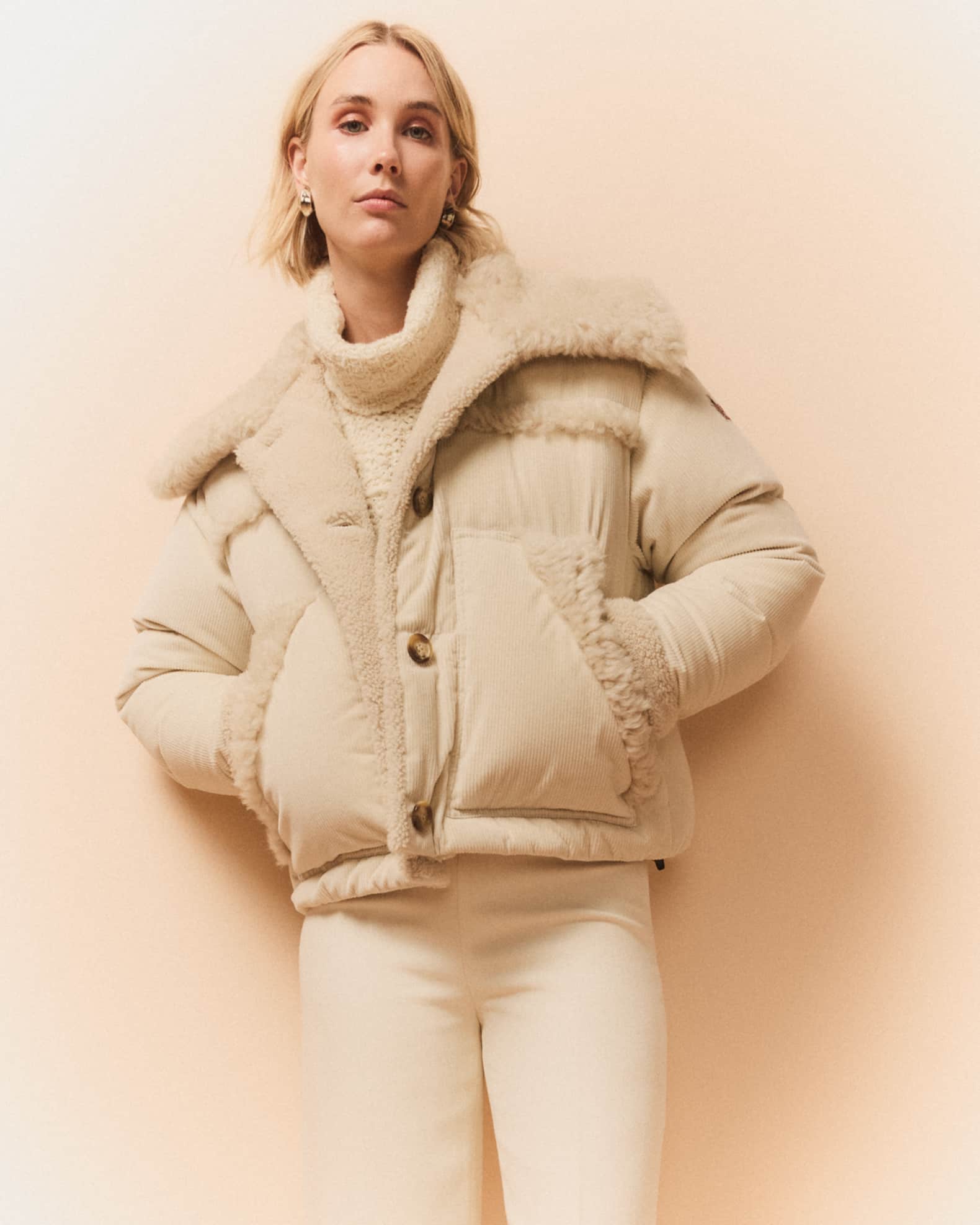 人気特価 Moncler Grenoble Caleu Corduroy Puffer Jacket with Shearling ジャケット・アウター