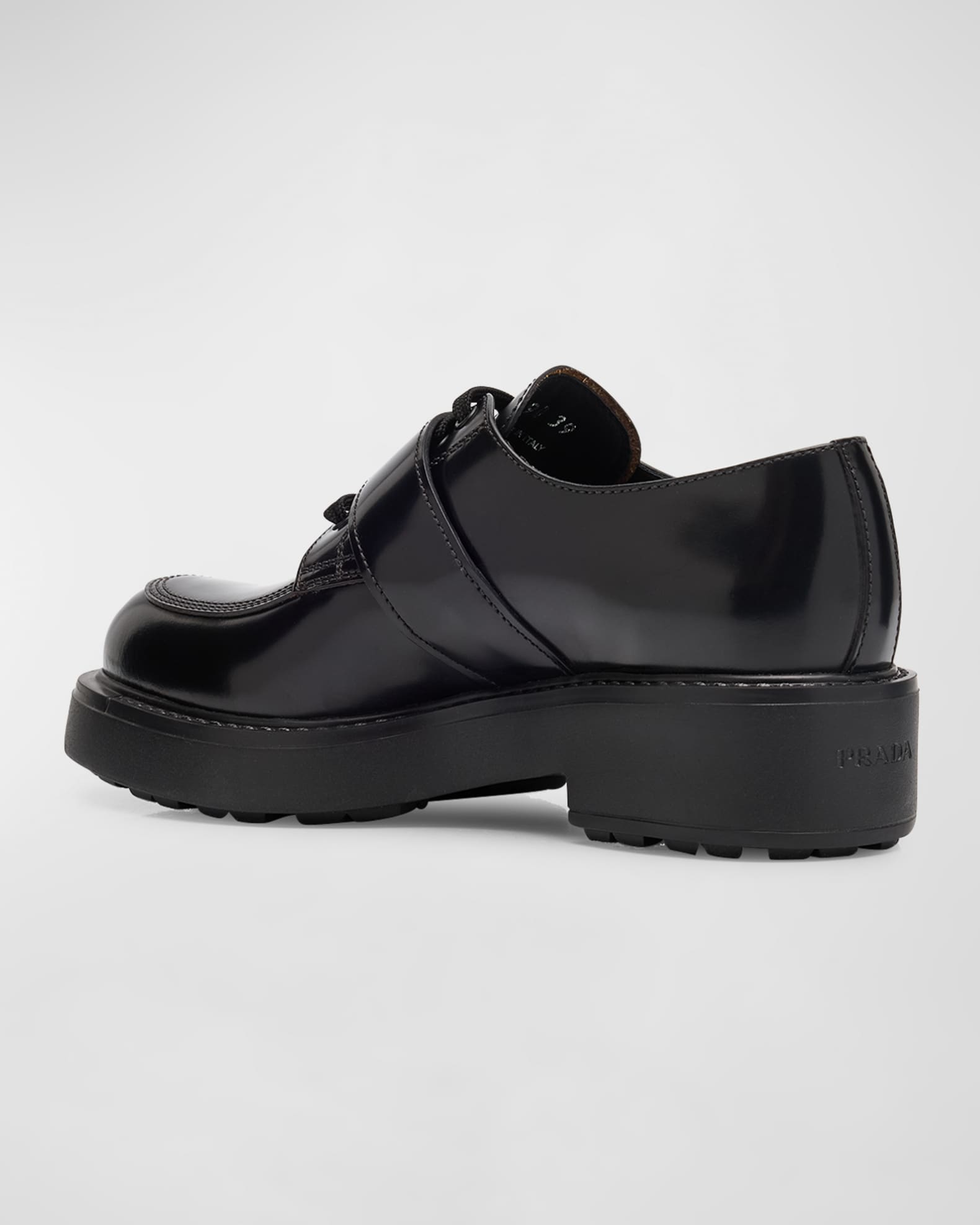 【期間限定】 Prada Leather Belted Lace-Up Loafers | Neiman Marcus 靴