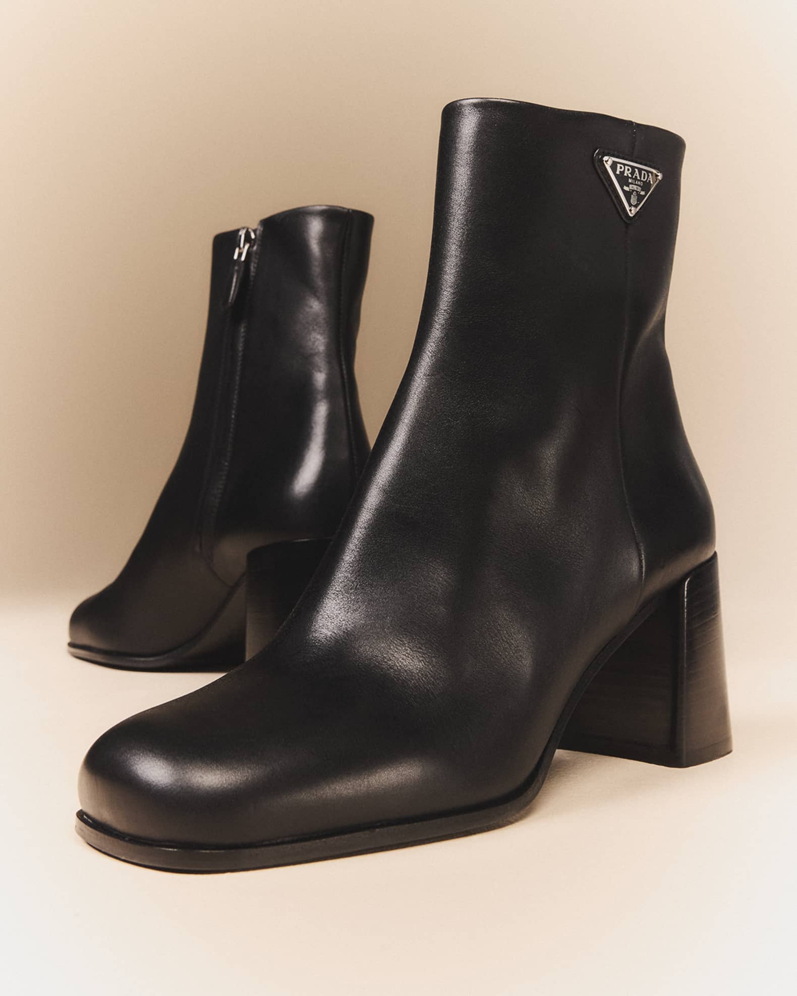 PRADA Ankle Boot in leather cow 牛革アンクルブーツ PRADA Ankle Boot in leather cow 牛革アンクルブーツ Prada