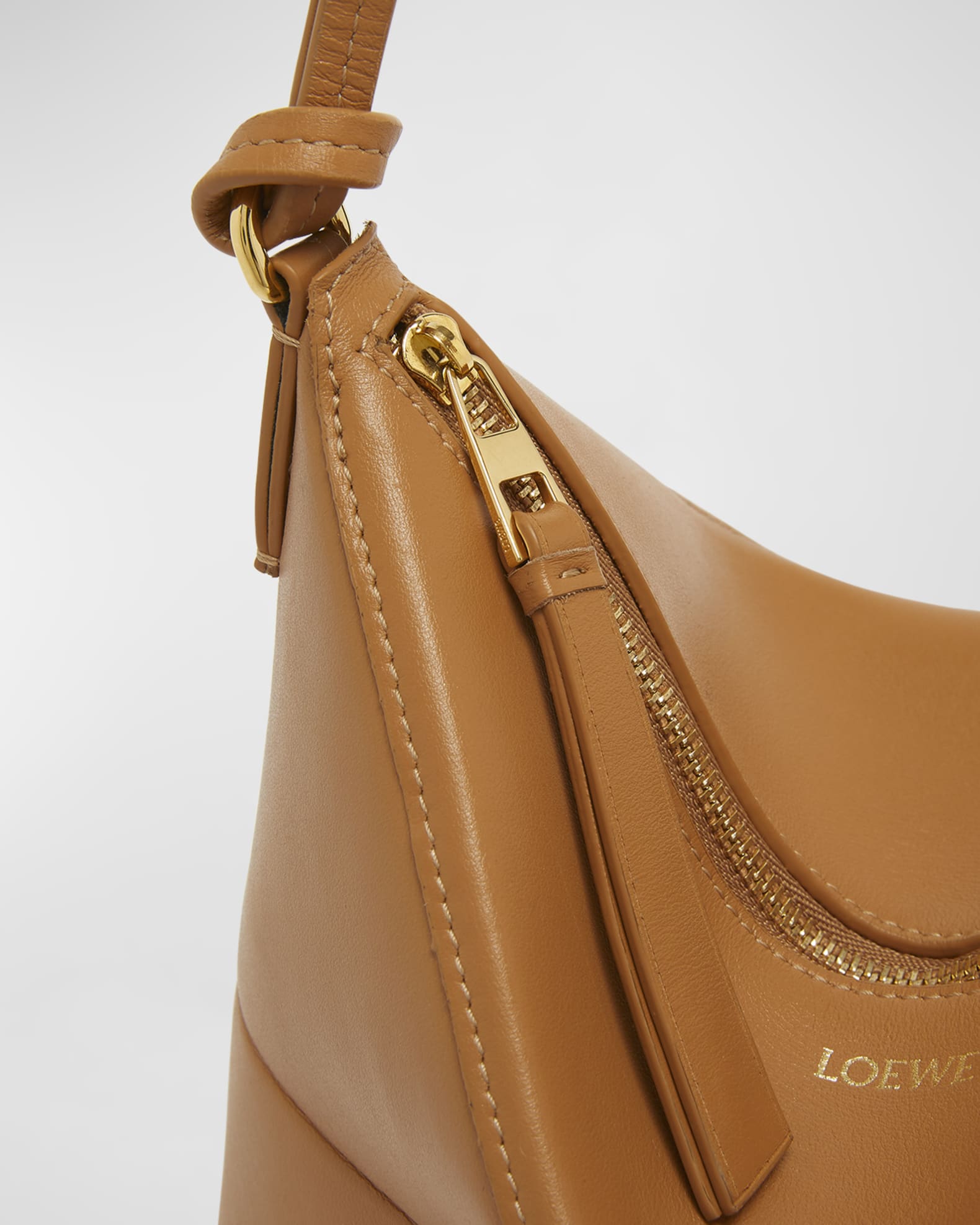 2024-25 秋冬新作  ハイブランドの Pouch Leather Fold Puzzle Loewe Shoulder Marcus Neiman | Bag バッグ