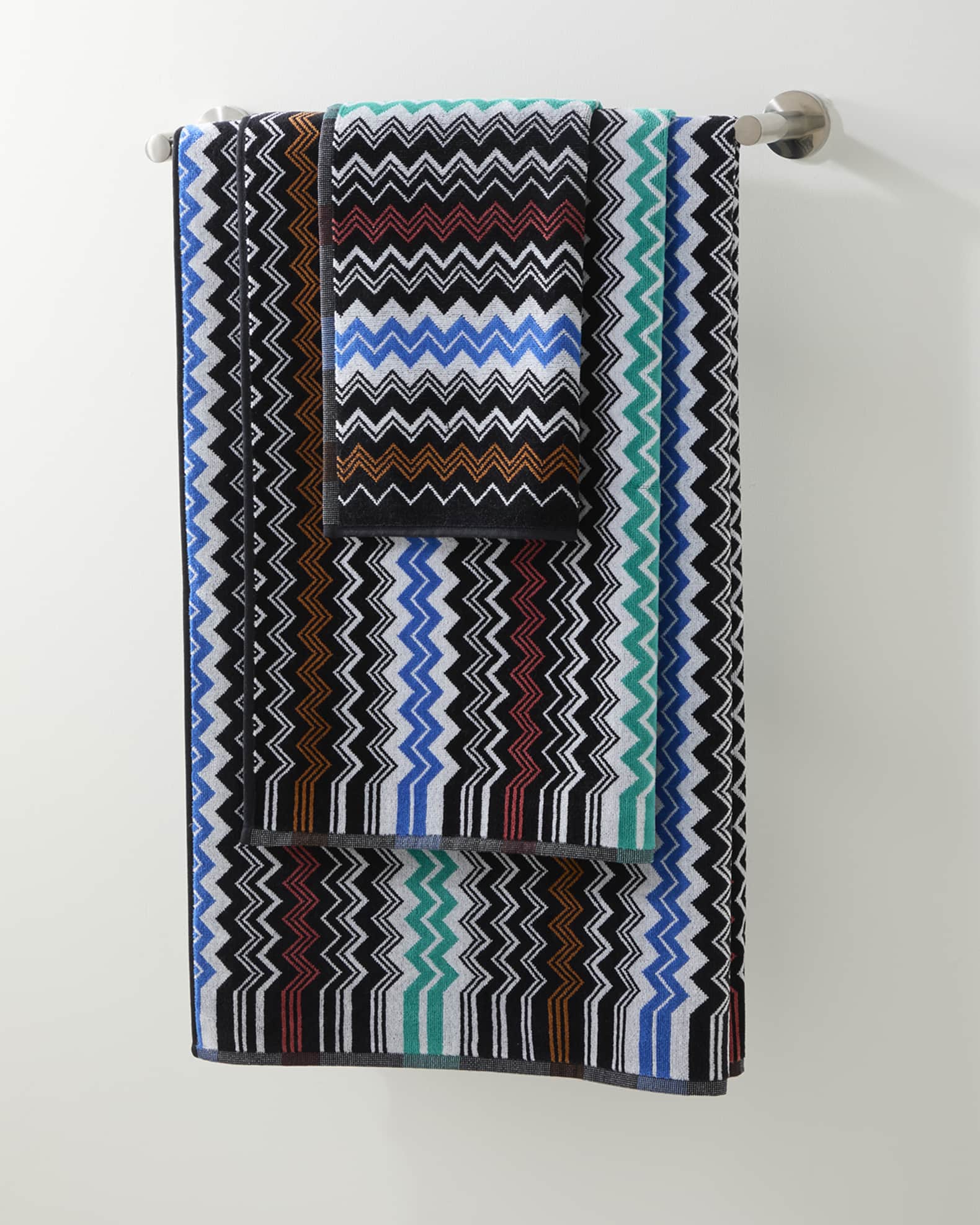 Neoclassic Bath Towel 0