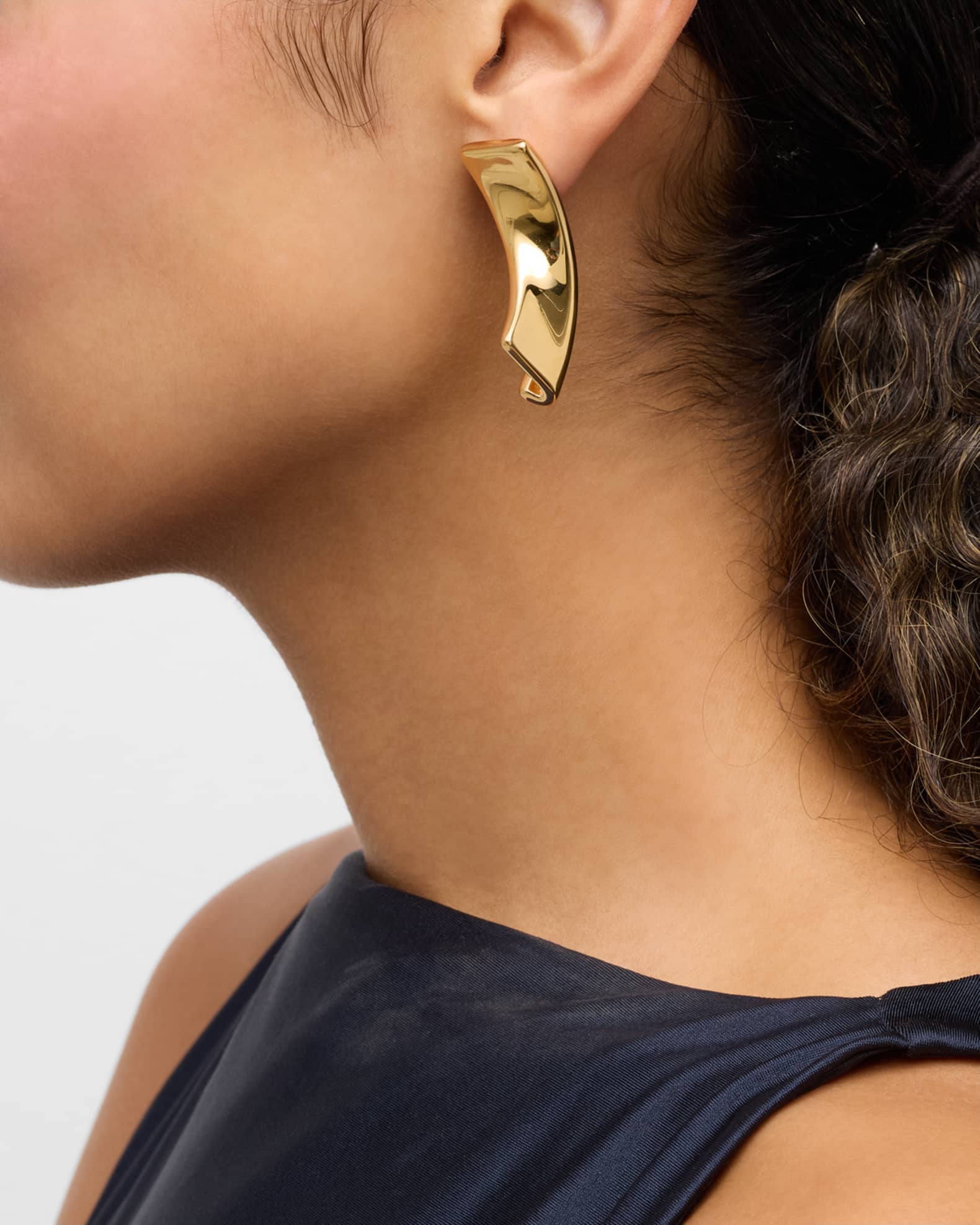 Les Boucles J Earrings, Light Gold 1