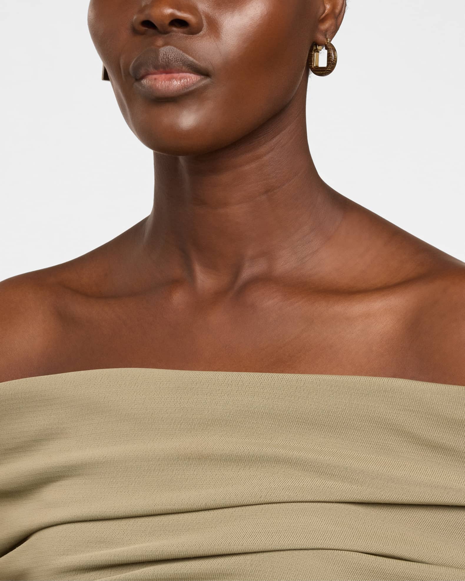 【関税＆送料込み】Jacquemus 'Les Boucles Rond CarrAC' Earr Jacquemus Les Boucles Rond Carre Earrings | Neiman Marcus