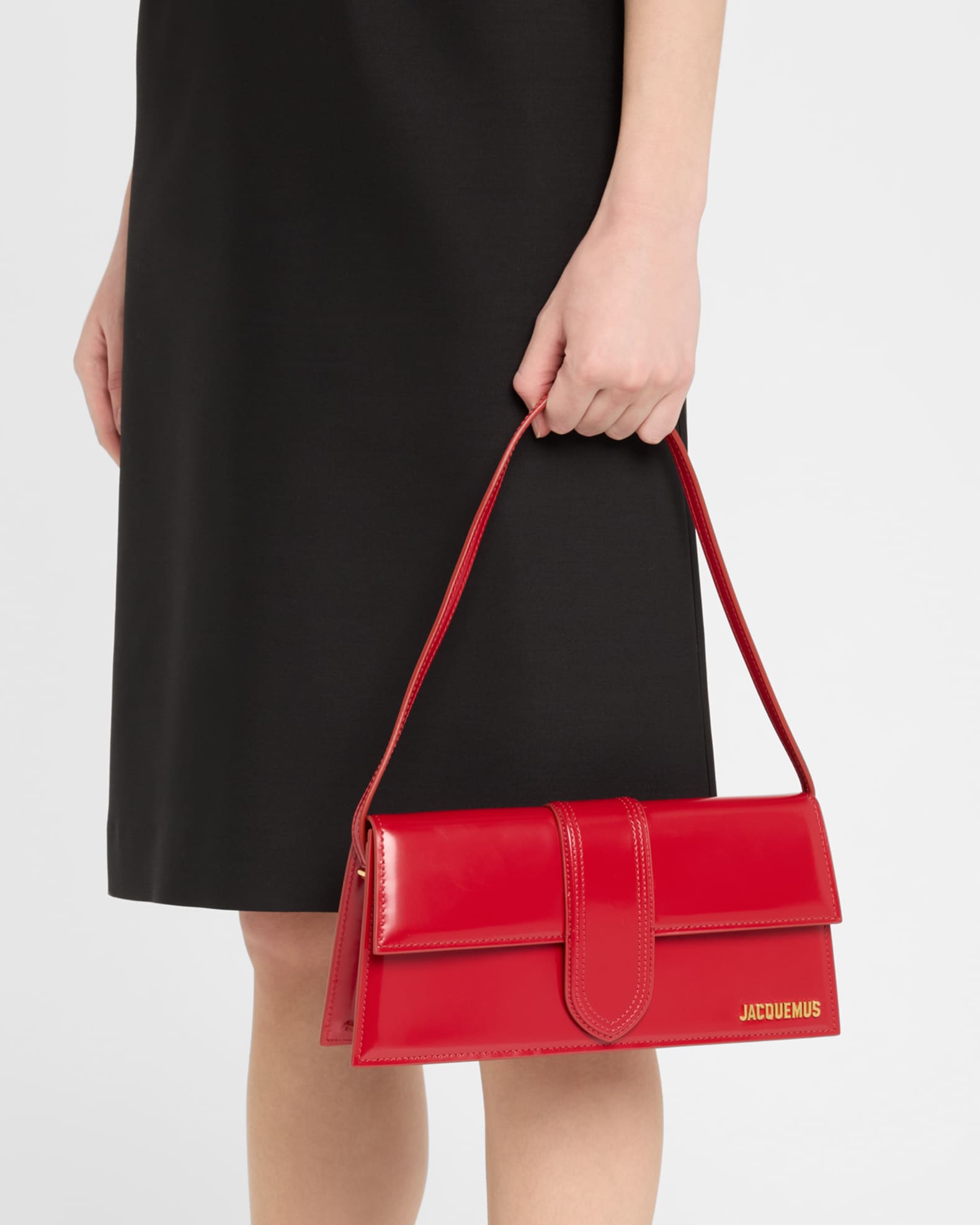 【関税込み】JACQUEMUS LE BAMBINO LONG' SHOULDER BAG Jacquemus Le Bambino Long Leather Shoulder Bag | Neiman Marcus
