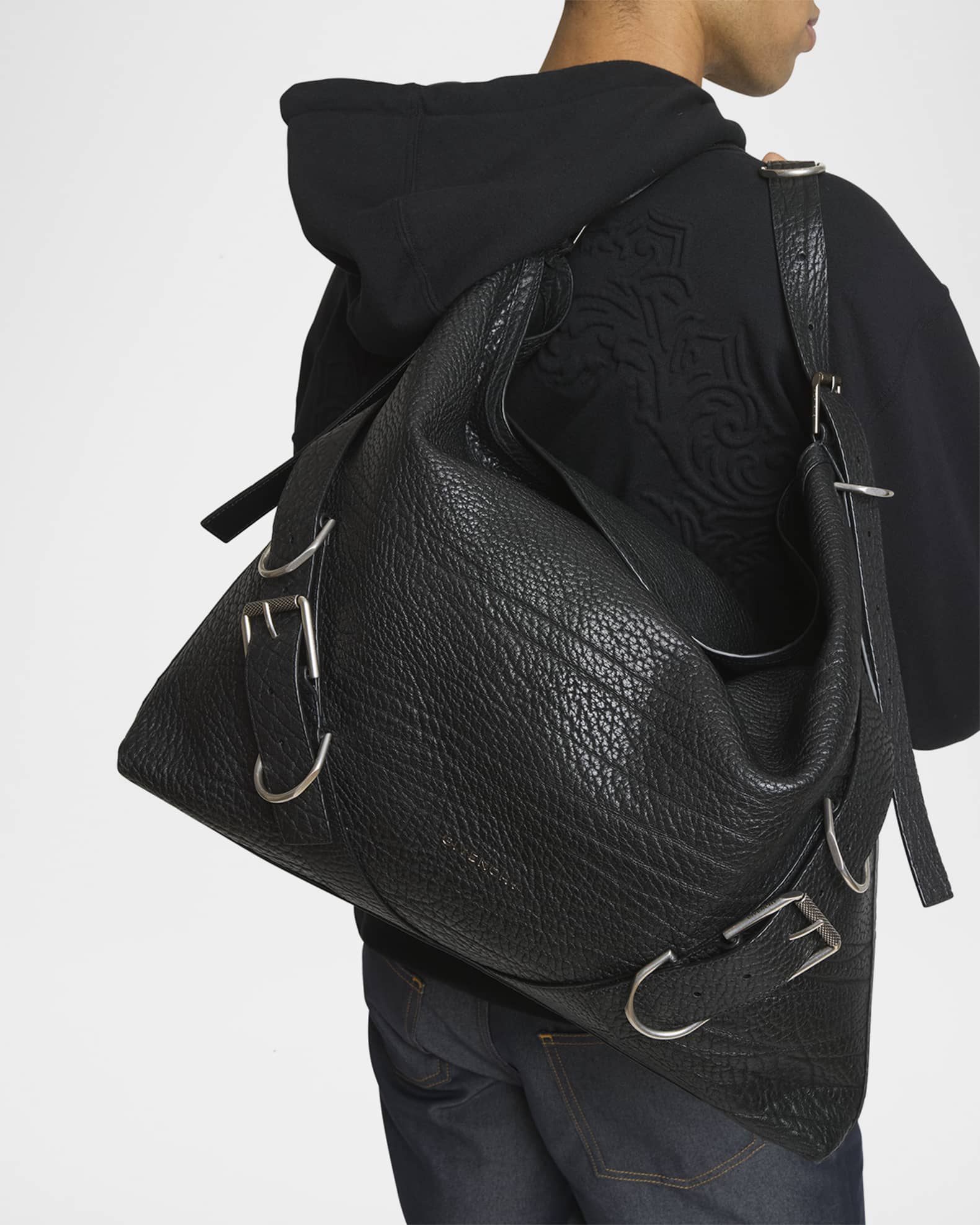 【関税＆送料込み】Givenchy Voyou Handbag Large Voyou bag in grained leather in - black | Givenchy US