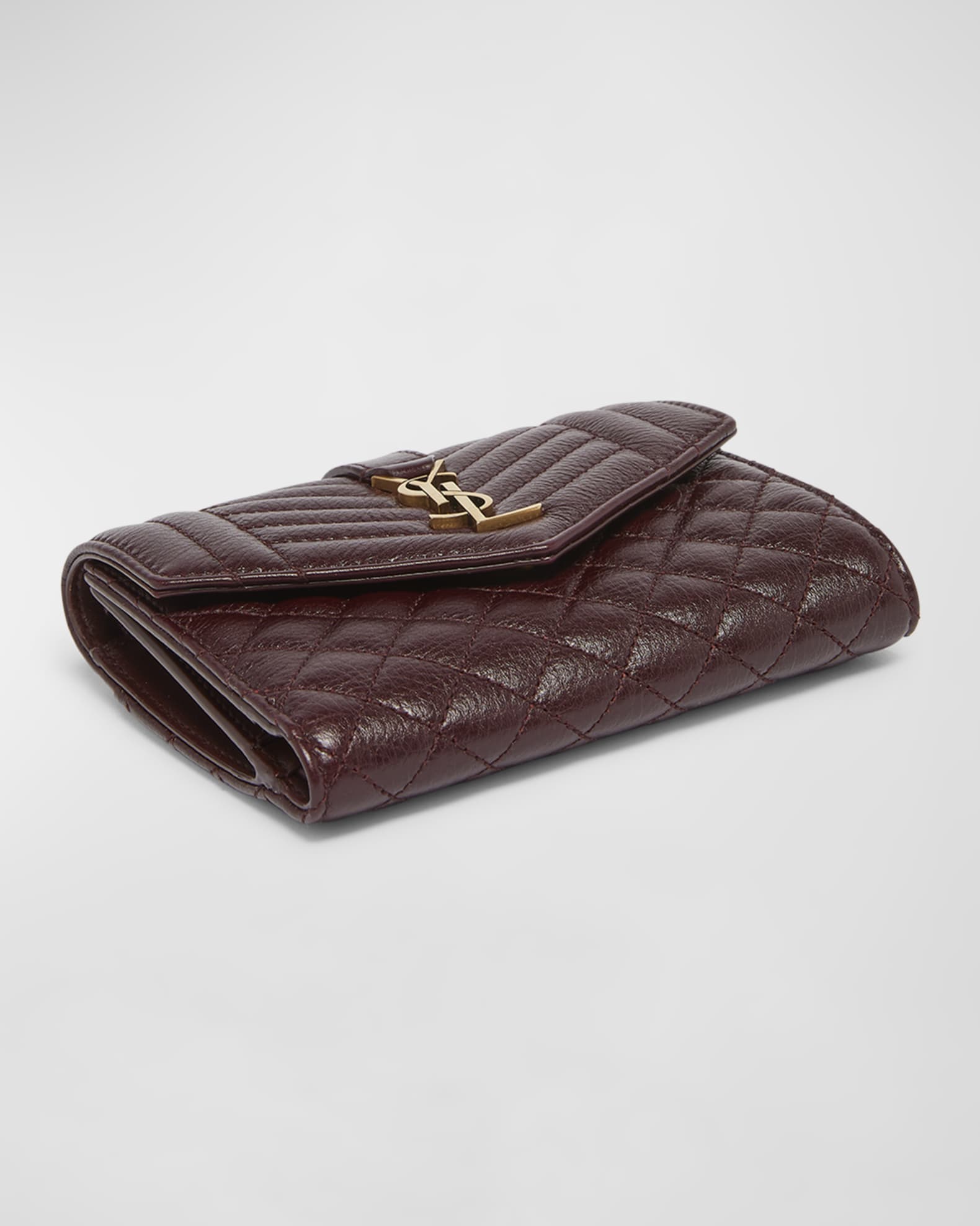 折りたたみ財布 Saint Laurent Cassandre Matelasse Compact Tri Fold Wallet Saint Laurent Cassandre Matelassé Compact Tri Fold Wallet In