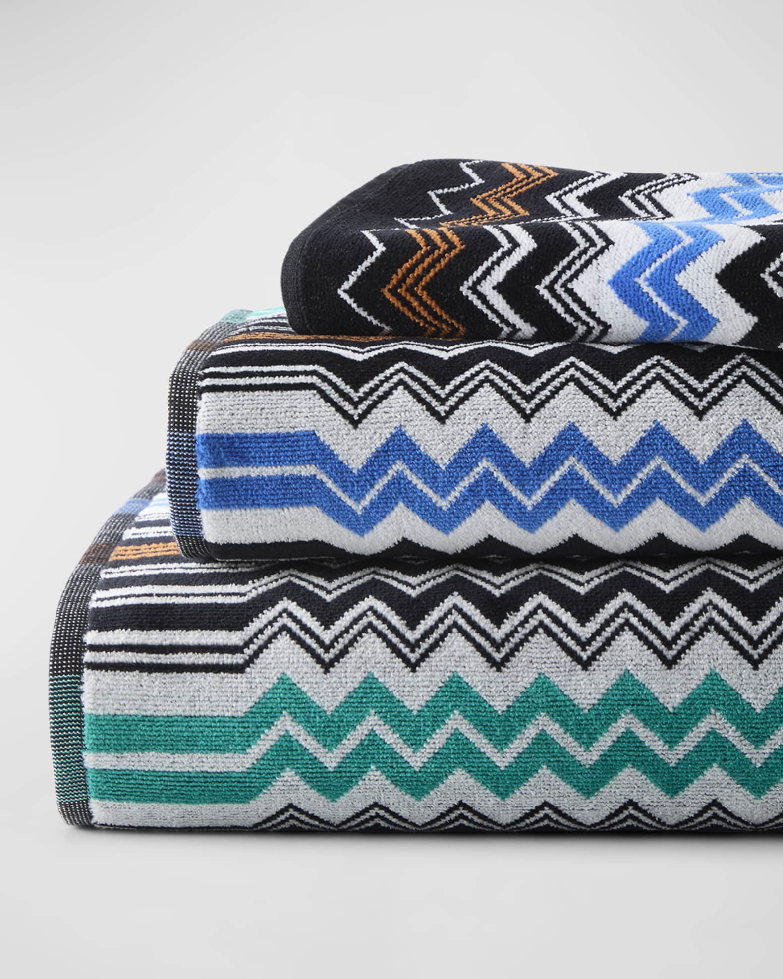 Neoclassic Bath Towel 1