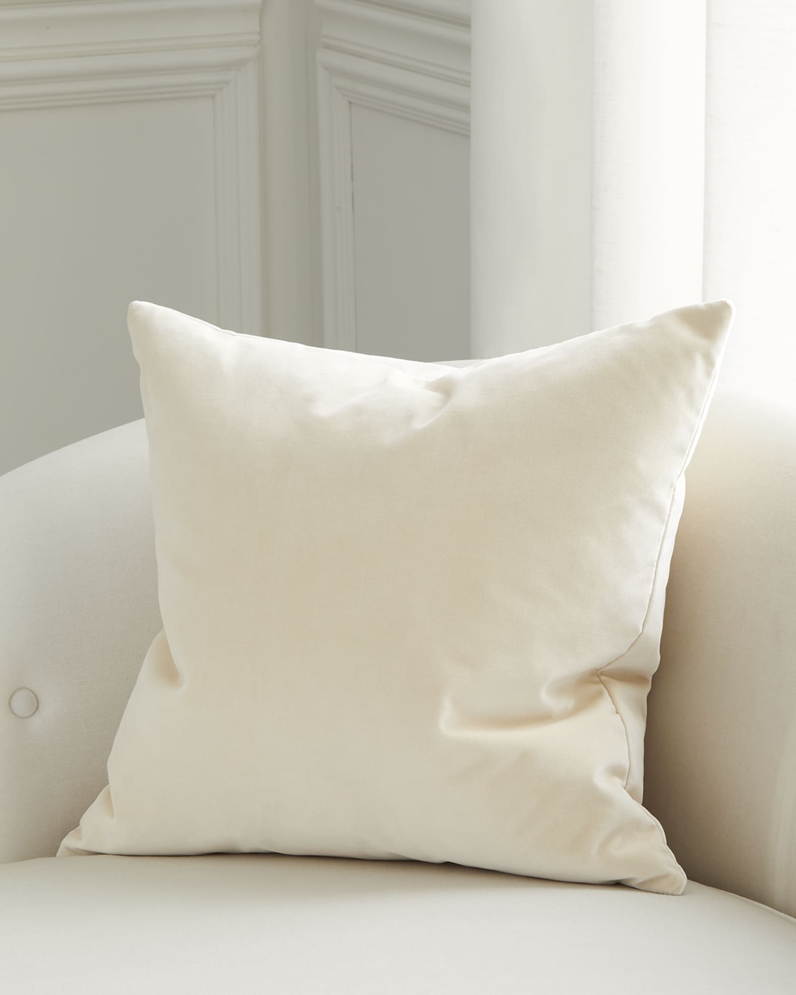 Neiman marcus decorative pillows clearance