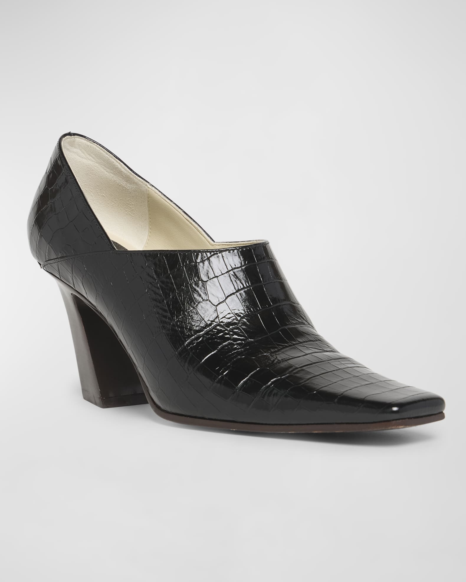 【関税込み】Bottega Veneta ブラック Lewis ヒール Bottega Veneta Lewis Calfskin Block-Heel Pumps - Bergdorf