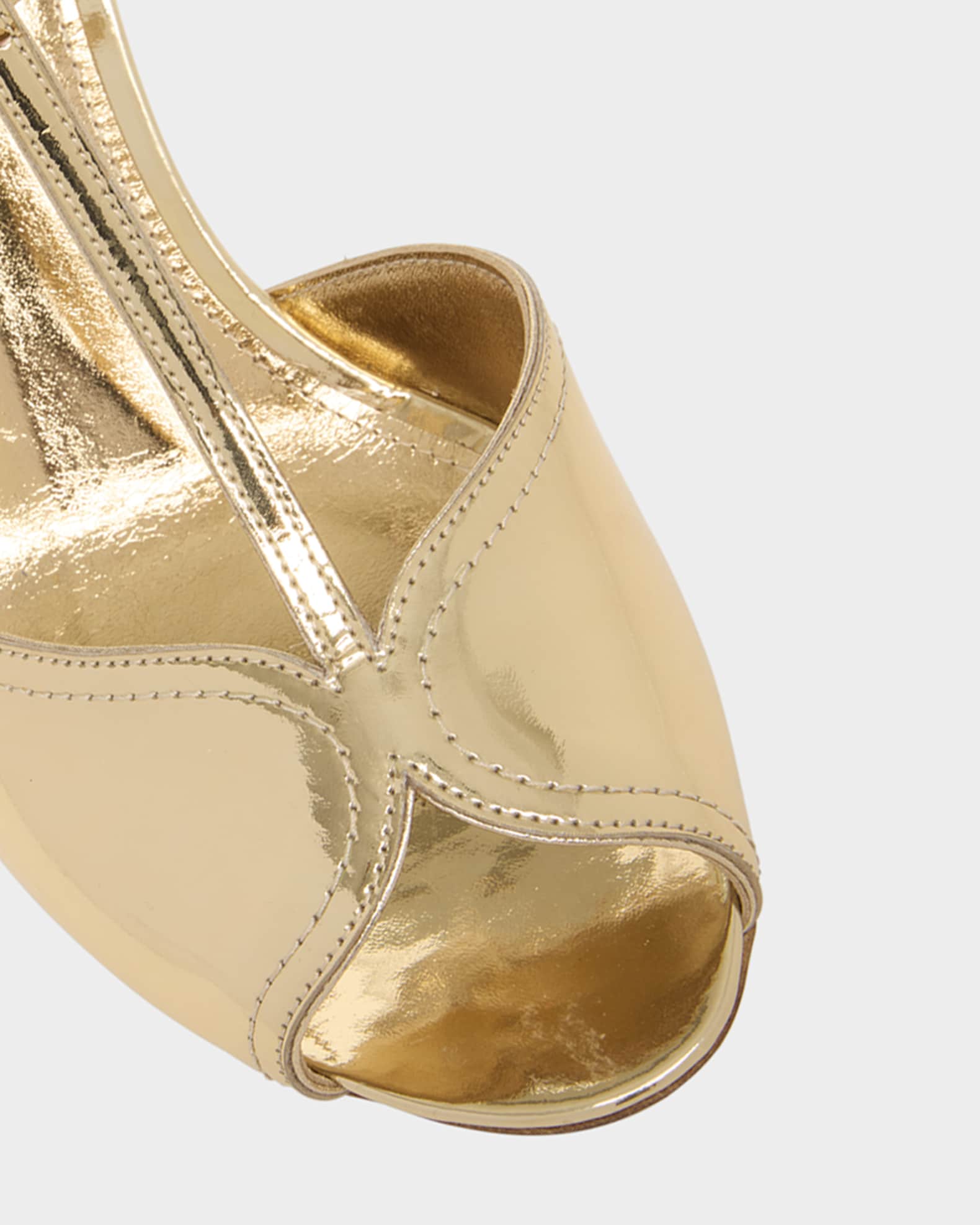 サンダル・ミュール FERRAGAMO SS25 'Ely' sandals (779977 GOLD) T-strap sandal - Women | Ferragamo