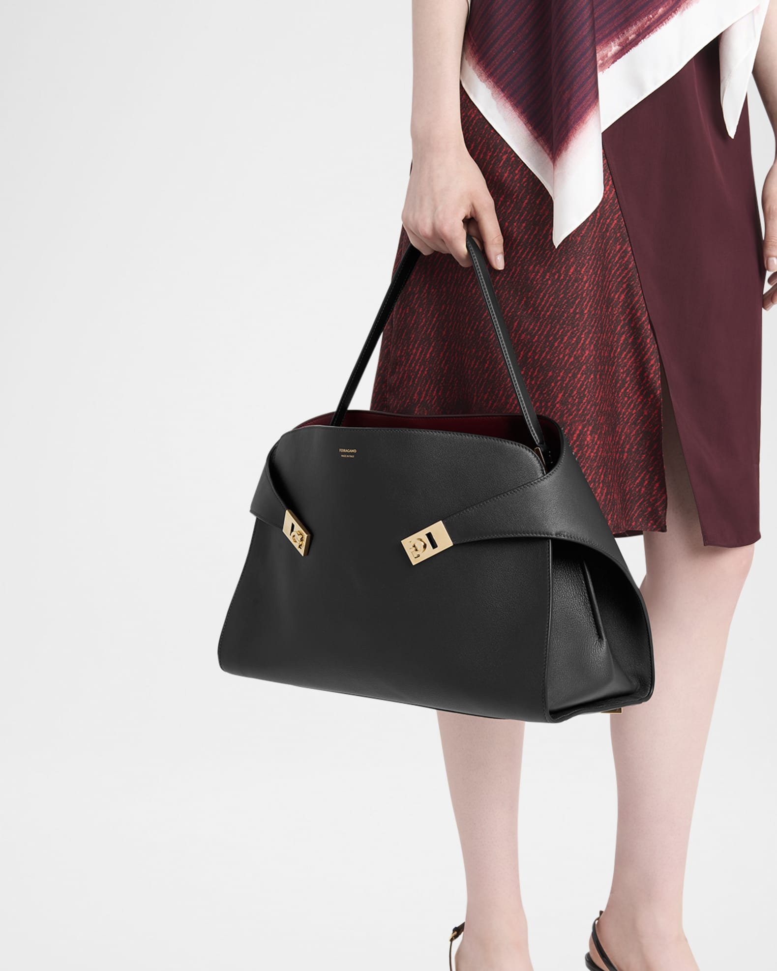 Large Hug Soft Bicolor Shoulder Bag 1