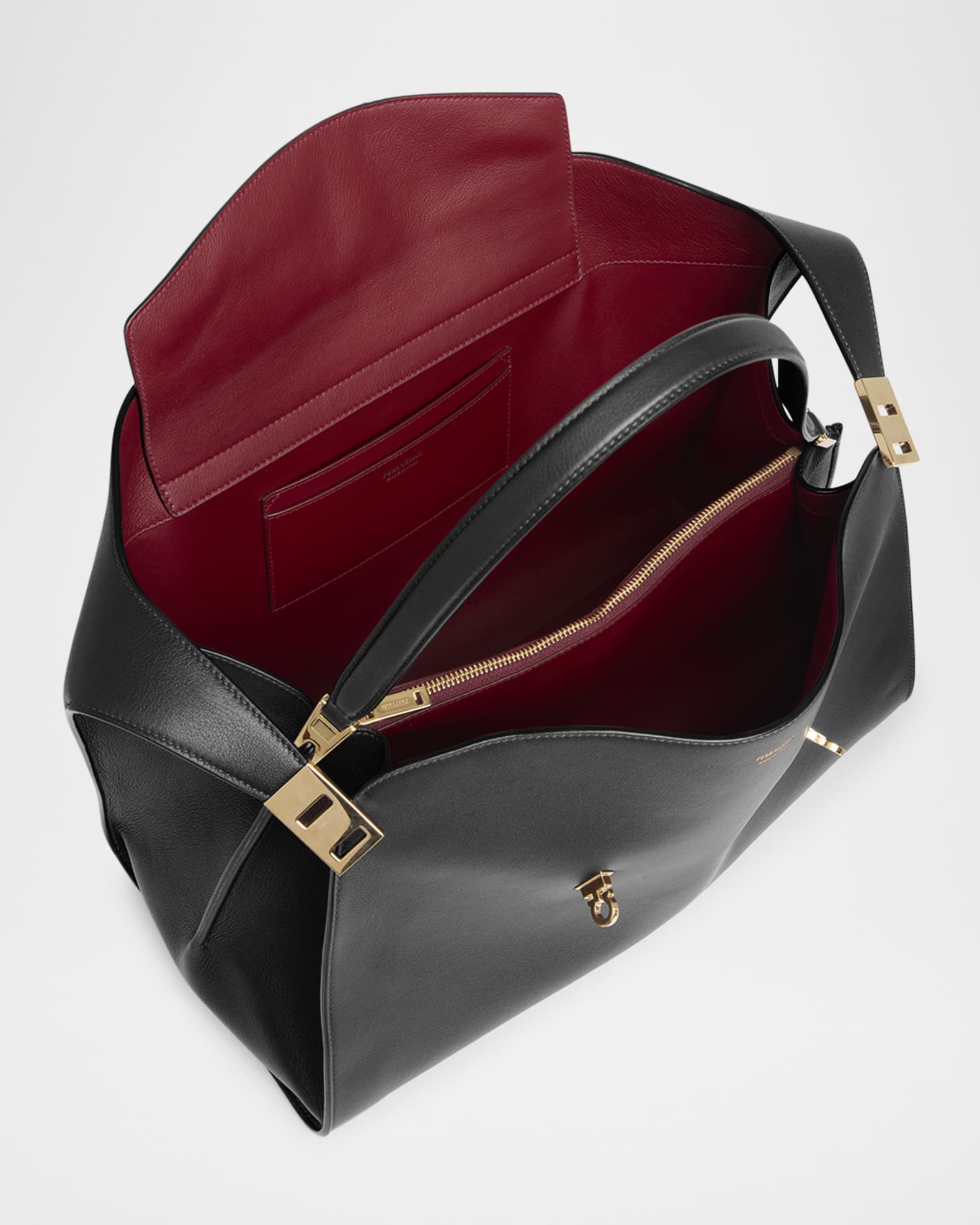 ショルダーバッグ・ポシェット Ferragamo Hug Soft Two-tone Large Shoulder B Ferragamo Hug Soft Two-tone Large Shoulder Bag | italist