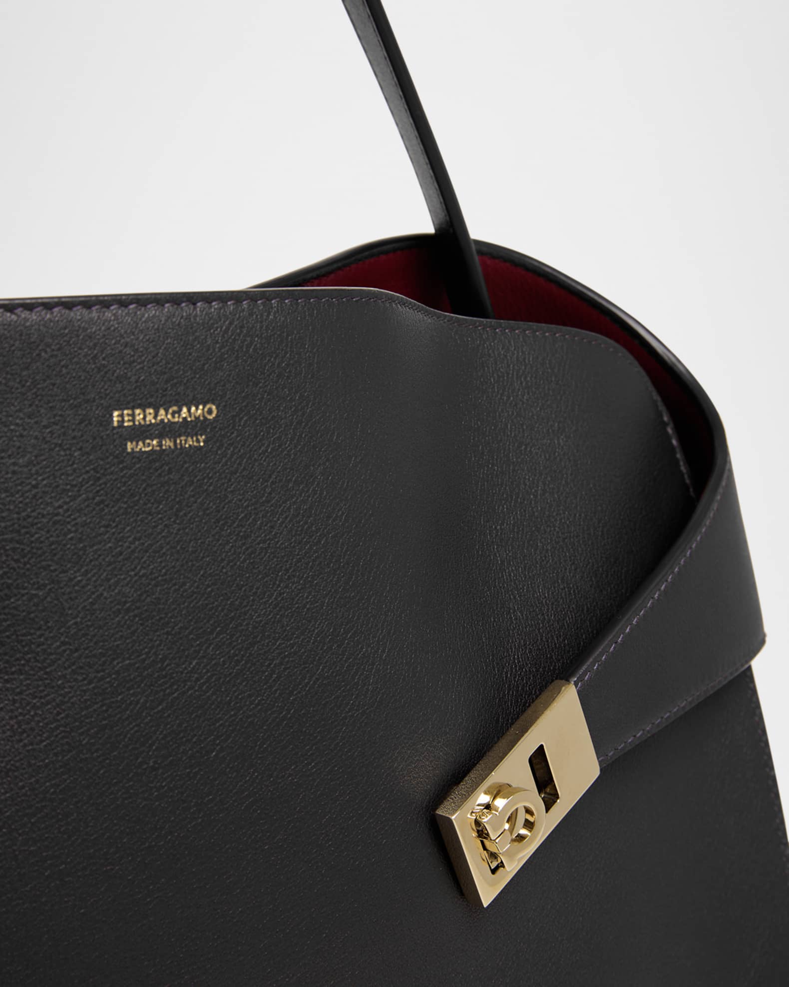 ショルダーバッグ・ポシェット Ferragamo Hug Soft Two-tone Large Shoulder B Large Hug Soft Bicolor Shoulder Bag | Neiman Marcus
