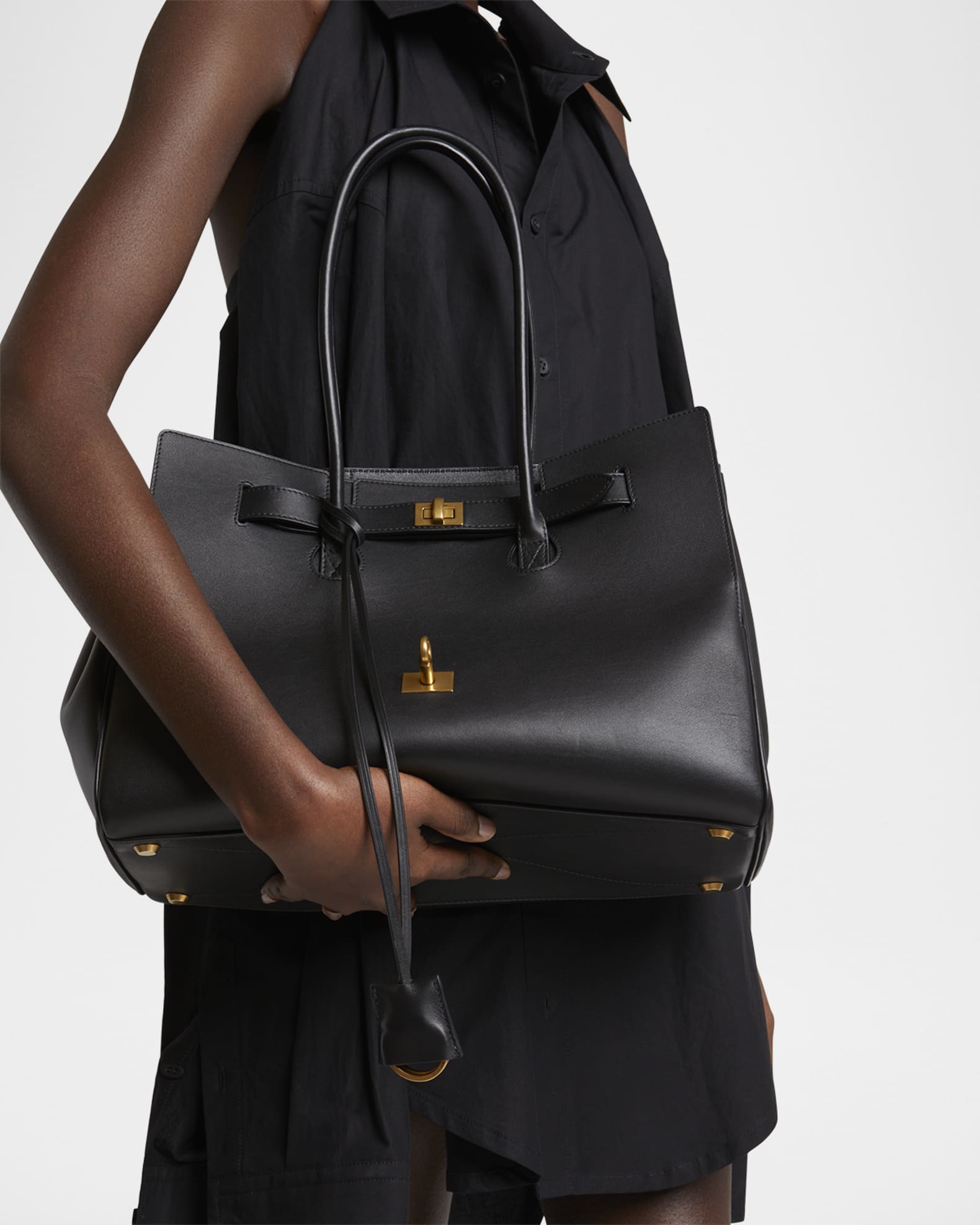 【関税&送料込】Balenciaga Black Leather Medium Bel Air Shou Bel Air Medium leather tote bag in black - Balenciaga