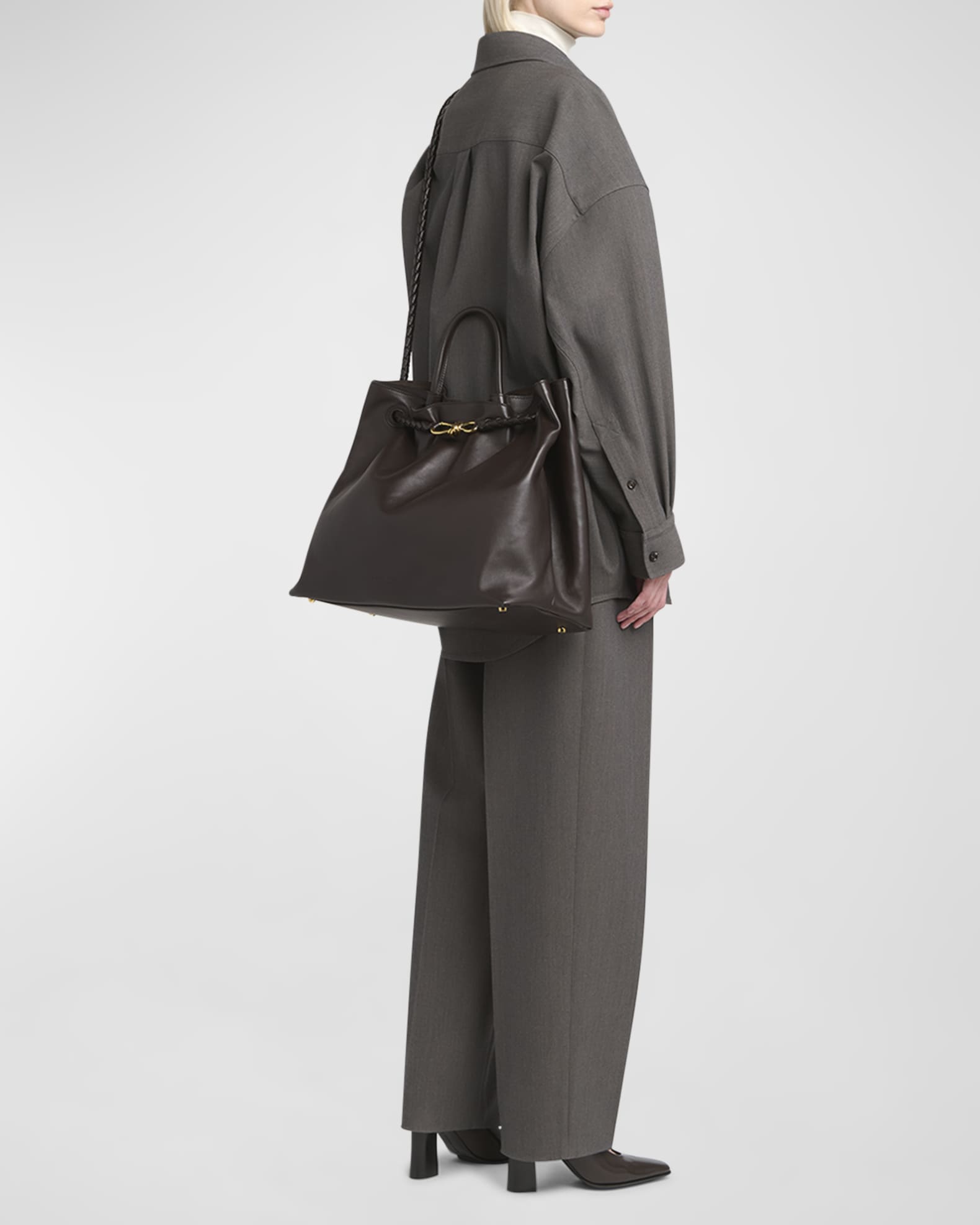 トートバッグ Bottega Veneta Dark Grey Leather Large Andiamo Shopping Bag BOTTEGA VENETA Andiamo large embellished leather tote | NET