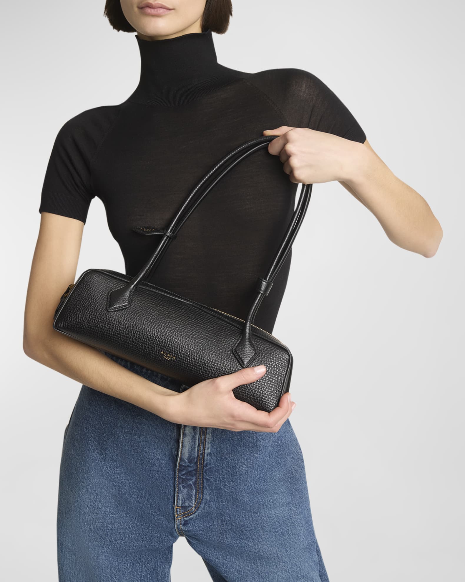 ALAΪA Medium Teckel Bag