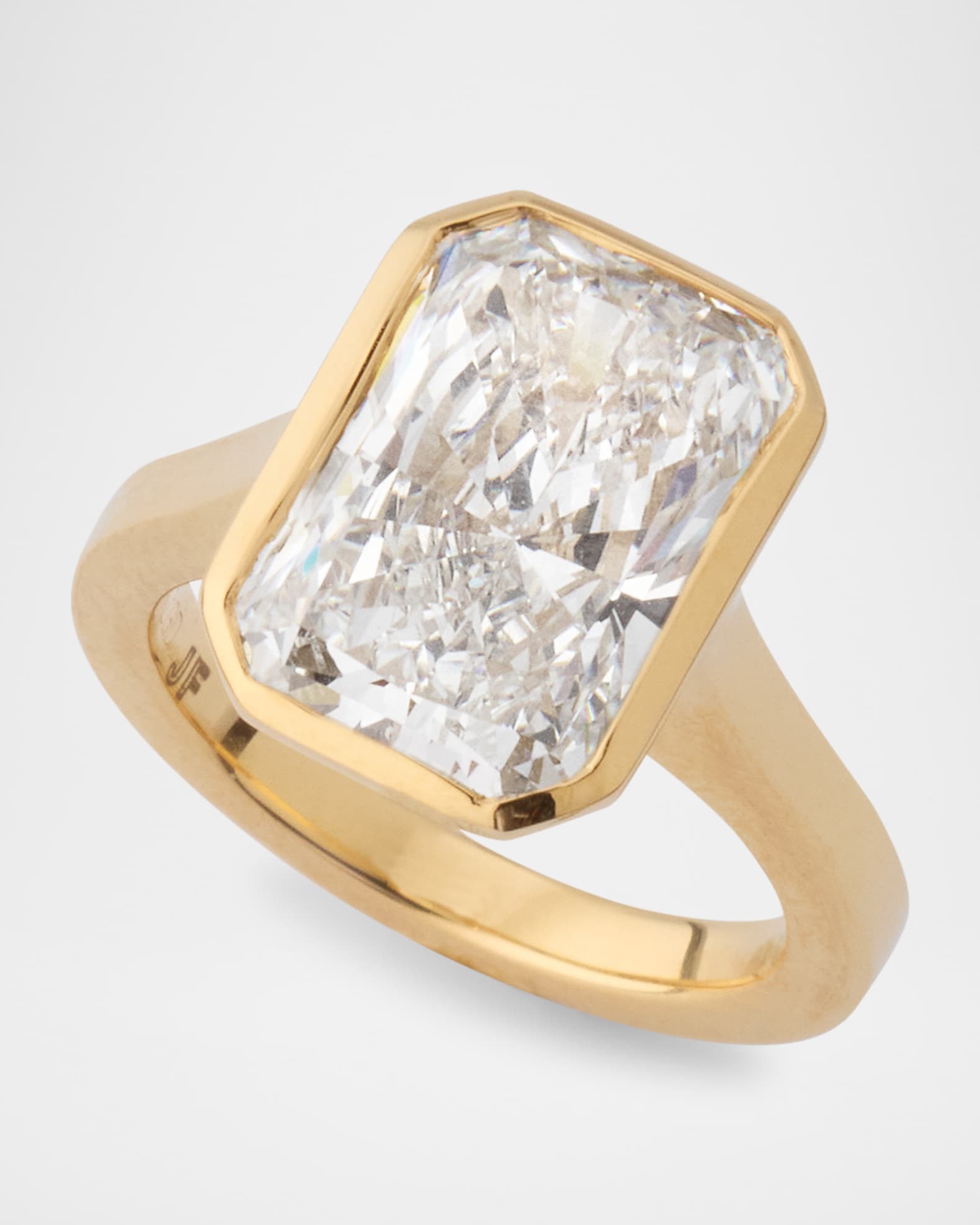 Lab Grown Diamond 14K Yellow Gold Radiant Cut Solitaire Ring, 4.00tcw
