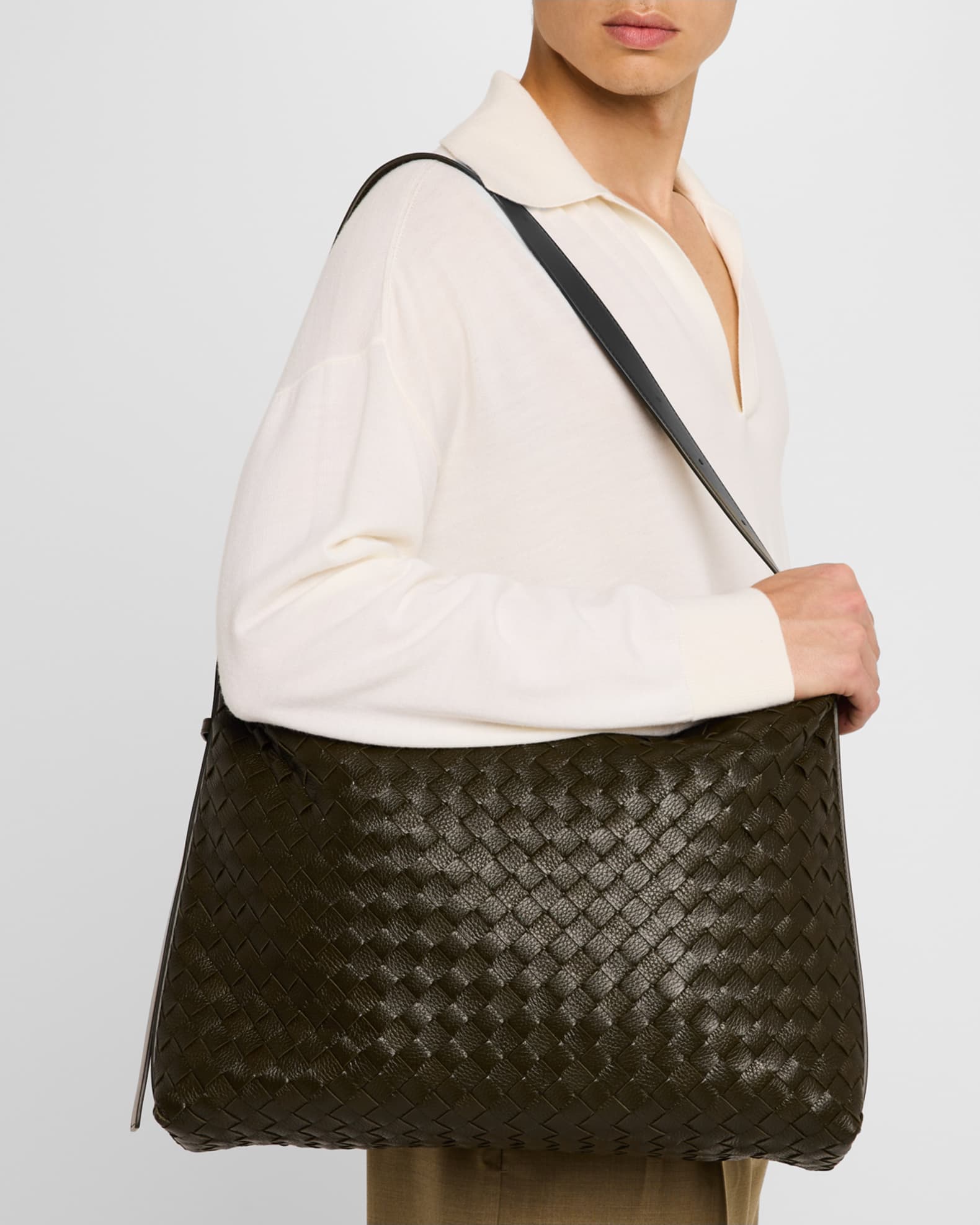Men's Traveller Medium Intrecciato Leather Hobo Bag 1