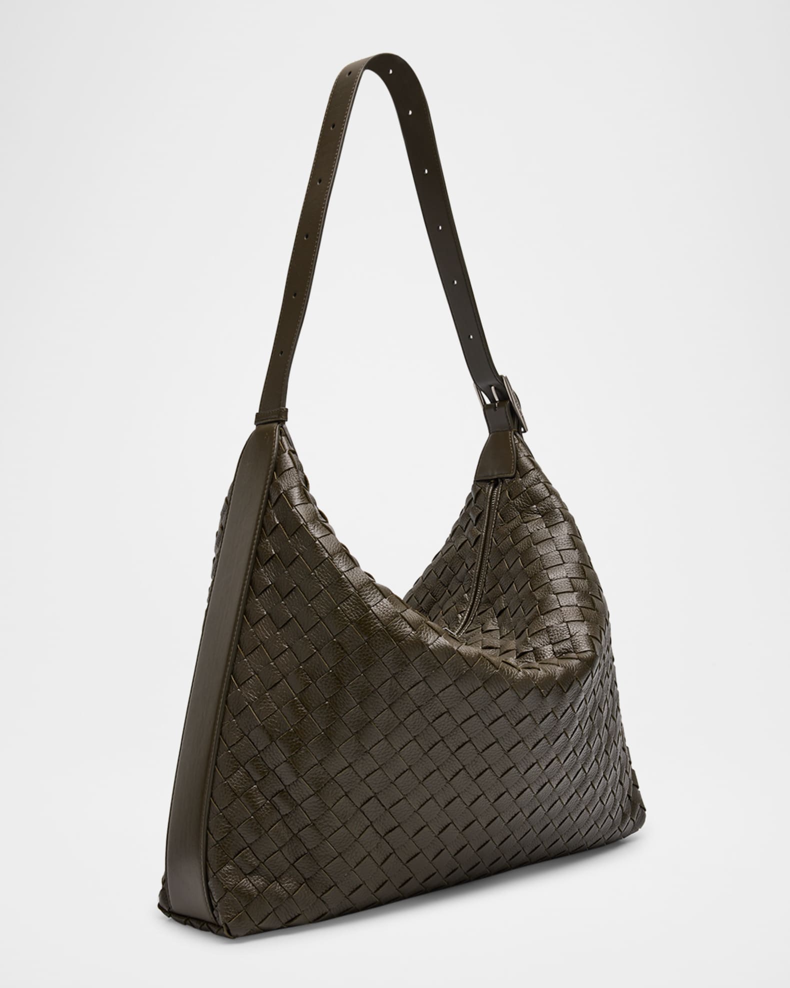 バッグ BottegaVeneta intrecciato hobo shoulder Bottega Veneta Men's Traveller Medium Intrecciato Leather Hobo Bag