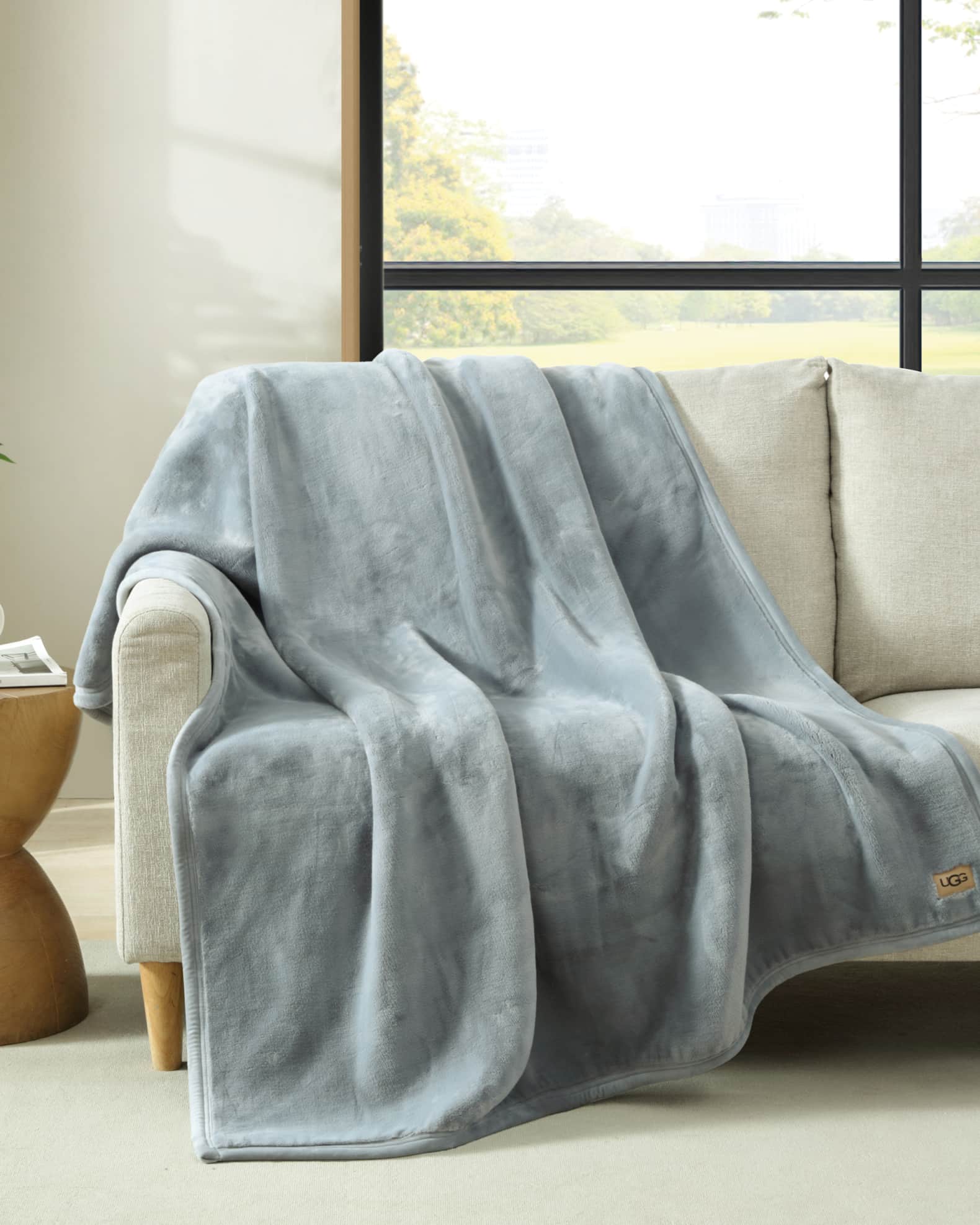 Coco Faux Fur Throw Blanket, 50" x 70" 1