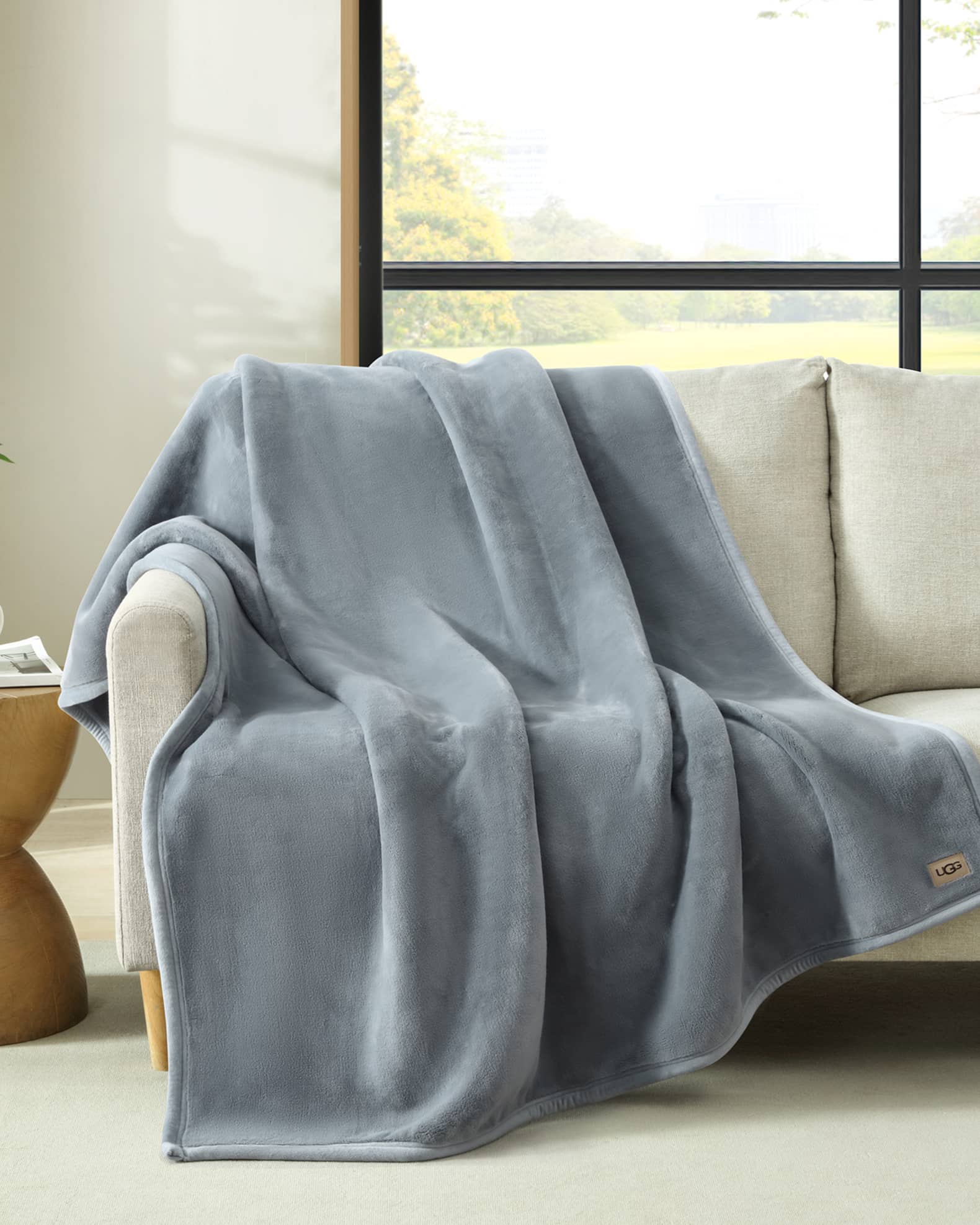Coco Faux Fur Throw Blanket, 50" x 70" 1