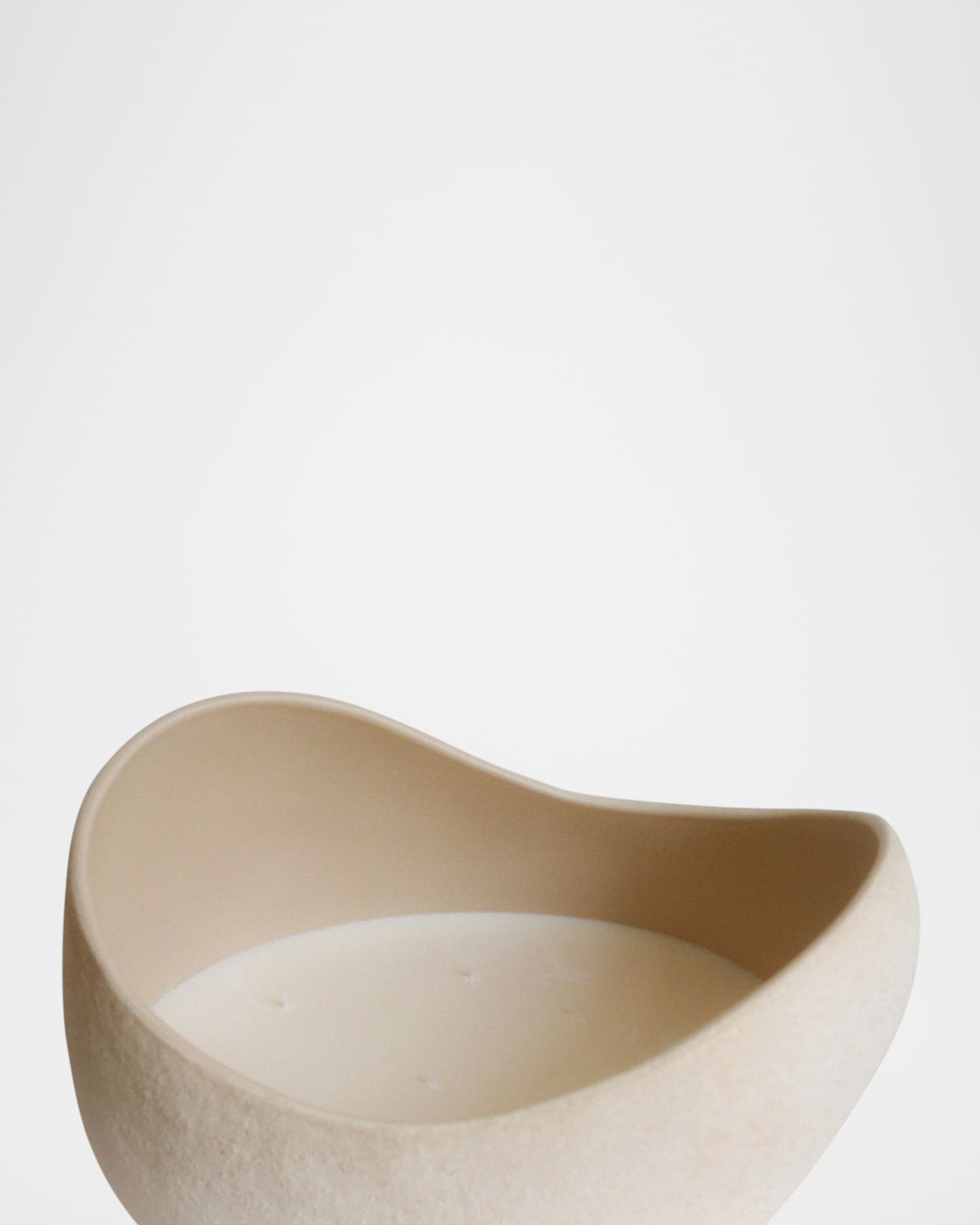 Santalwood Beige Light Sculpture Candle, 3 kg 1