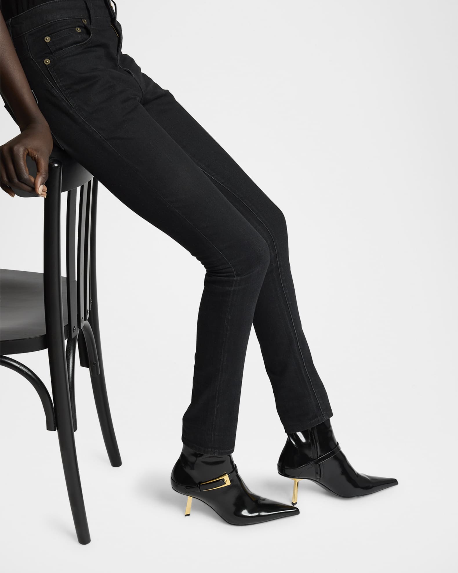 【関税込み】saint laurent 'Lee' ankle boots Lee 75 glazed leather ankle boots in black - Saint Laurent