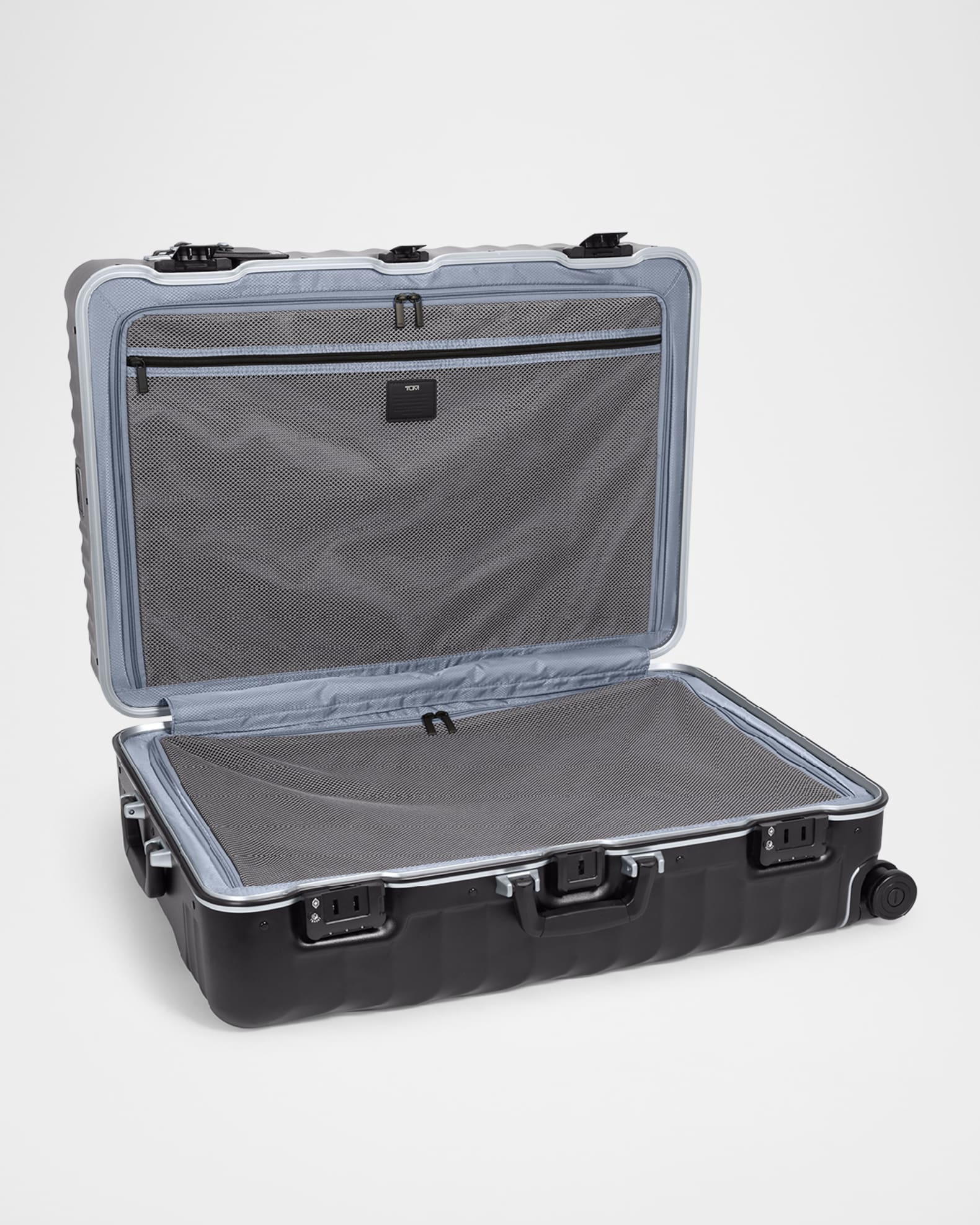 19 Degree Frame Extended Trip 4 Wheel Packing Case 1