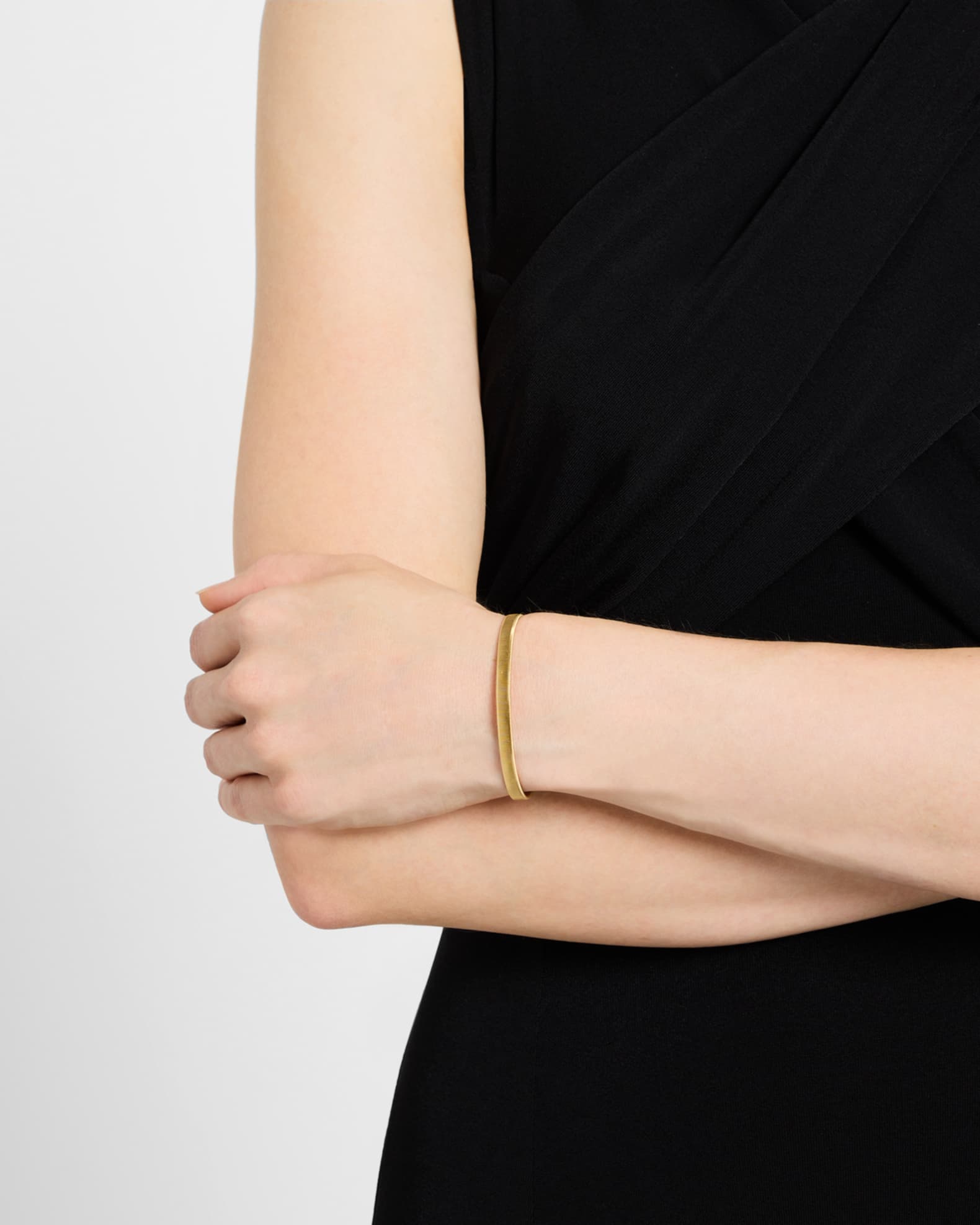 18K Yellow Gold Coil Thin Bangle Bracelet with Pavé Diamonds 1