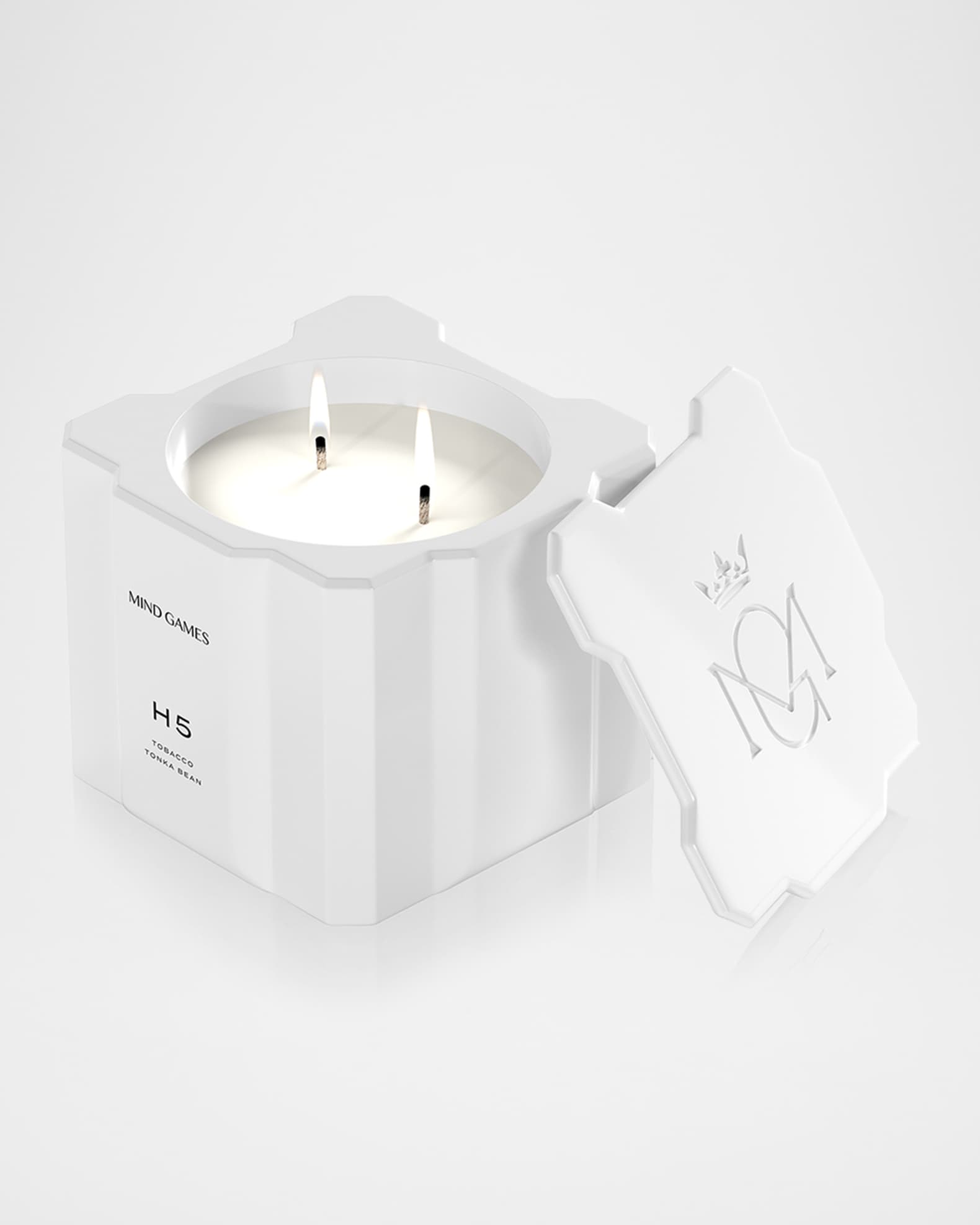 H5 White Queen Tobacco Tonka Bean Luxury Candle, 10 oz. 1