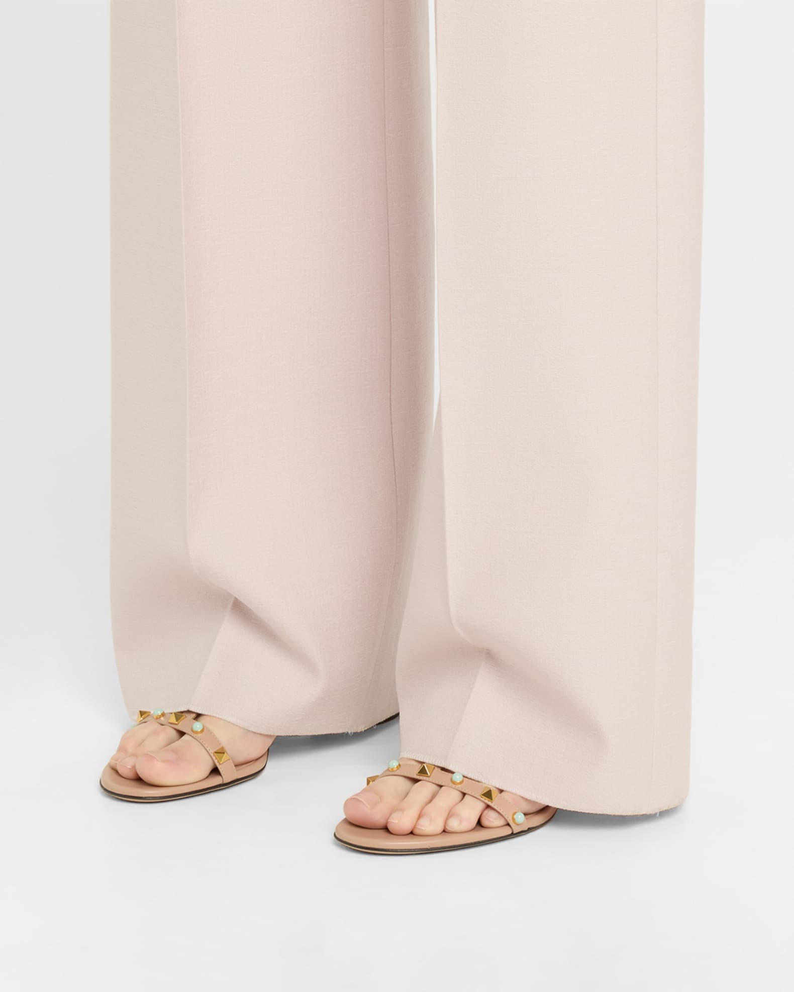 サンダル・ミュール VALENTINO GARAVANI ROCKSTUD LEATHER MULES Valentino Garavani Rockstud Leather Caged Mule Sandals